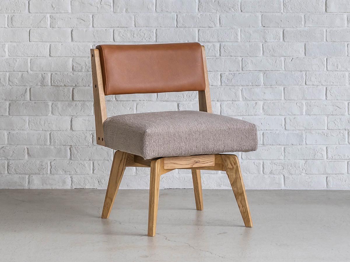 【イージーライフ/Easy Life / GOODS】のCAIN CHAIR / カイン 回転チェア 肘無(ウォールナット材) インテリア・キッズ・メンズ・レディースファッション・服の通販 founy(ファウニー) 　ファブリック　Fabric, Textile　ホーム・キャンプ・アウトドア・お取り寄せ　Home Living / Home & Lifestyle / Camping Gear / Outdoor Camping　家具・インテリア　Home Furniture & Interior. Stylish & Functional Living Spaces　チェア・椅子　Seating & Chairs　ダイニングチェア・木製チェア　Dining Chairs　座面カバー「ベージュ」参考イメージ|ID: prp329100004971104 ipo3291000000037279075