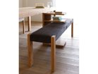 【ヒラシマ/HIRASHIMA / GOODS】のCARAMELLA Bench C / カラメッラ ベンチ C 同シリーズの「サイドテーブル 025」を、ベンチの座面に天板を重ねるように設置すると、ベンチにさりげ|ID: prp329100004971106 ipo3291000000037279095
