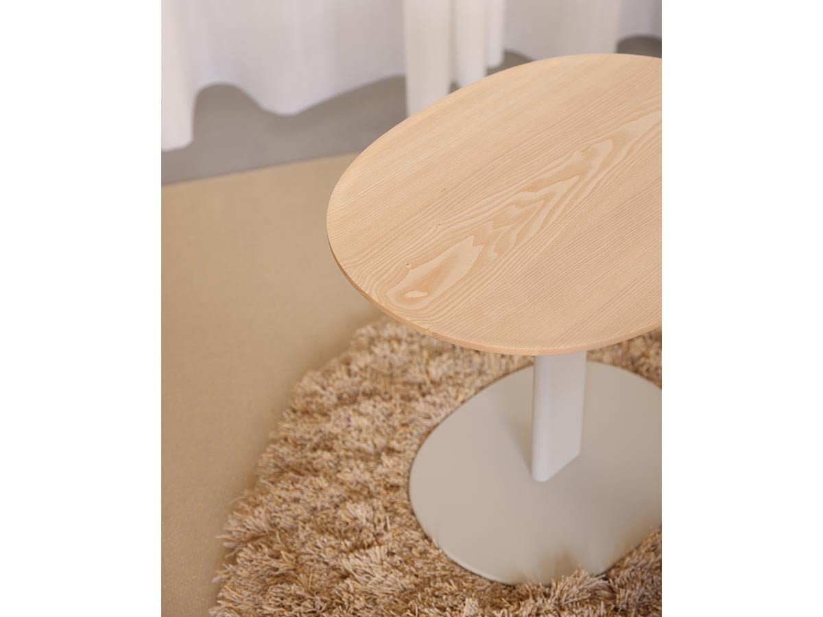 【マルニコレクション/MARUNI COLLECTION / GOODS】のSHOTO Side Table 76 / ショトウ サイドテーブル 幅76cm 楕円 インテリア・キッズ・メンズ・レディースファッション・服の通販 founy(ファウニー) 　シンプル　Simple, Minimal　テーブル　Table, Dining Table　送料無料　Free Shipping　ホーム・キャンプ・アウトドア・お取り寄せ　Home Living / Home & Lifestyle / Camping Gear / Outdoor Camping　家具・インテリア　Home Furniture & Interior. Stylish & Functional Living Spaces　テーブル　Dining, Coffee & Side Tables　ローテーブル・センターテーブル　Coffee & Center Tables　ホーム・キャンプ・アウトドア・お取り寄せ　Home Living / Home & Lifestyle / Camping Gear / Outdoor Camping　家具・インテリア　Home Furniture & Interior. Stylish & Functional Living Spaces　テーブル　Dining, Coffee & Side Tables　サイドテーブル・ナイトテーブル　Side & End Tables　Photography:Cecile Manz Studio|ID: prp329100004971191 ipo3291000000037279661