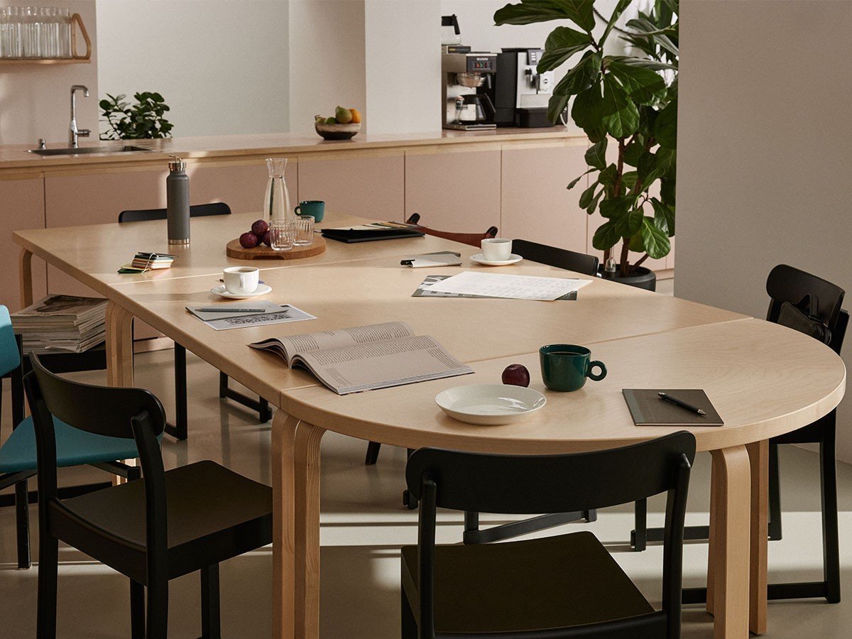 【アルテック/artek / GOODS】のTABLE 84 / 84 テーブル インテリア・キッズ・メンズ・レディースファッション・服の通販 founy(ファウニー) 　テーブル　Table, Dining Table　デスク　Desk, Work Desk　ワーク　Workwear, Utility Style　送料無料　Free Shipping　ホーム・キャンプ・アウトドア・お取り寄せ　Home Living / Home & Lifestyle / Camping Gear / Outdoor Camping　家具・インテリア　Home Furniture & Interior. Stylish & Functional Living Spaces　テーブル　Dining, Coffee & Side Tables　ダイニングテーブル・食卓テーブル　Dining Tables　長方形の「81B テーブル」や半円形の「95 テーブル」と組み合わせれば、様々な構成が可能です。|ID: prp329100004971749 ipo3291000000037282499