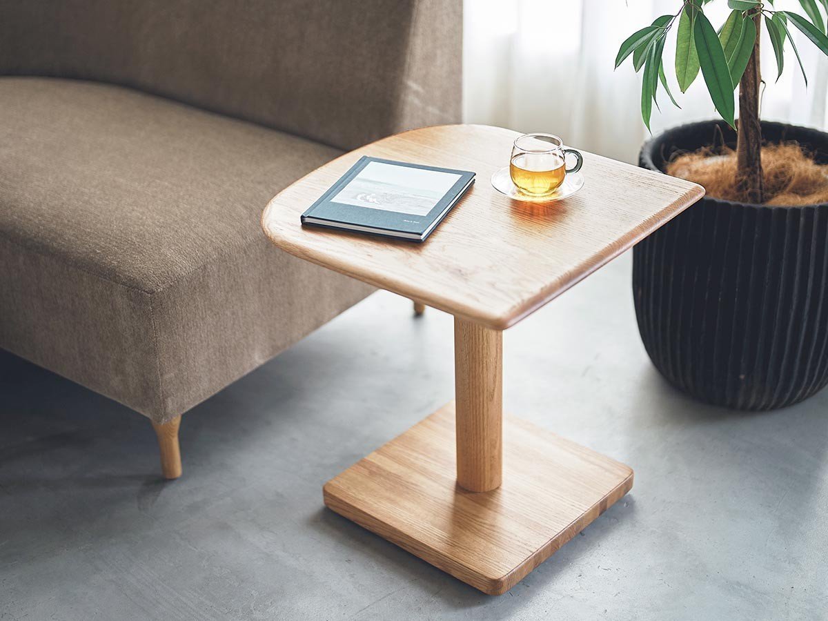 【シーヴ/SIEVE / GOODS】のU Side Table M / U サイドテーブル Mサイズ インテリア・キッズ・メンズ・レディースファッション・服の通販 founy(ファウニー) 　送料無料　Free Shipping　テーブル　Table, Dining Table　ホーム・キャンプ・アウトドア・お取り寄せ　Home Living / Home & Lifestyle / Camping Gear / Outdoor Camping　家具・インテリア　Home Furniture & Interior. Stylish & Functional Living Spaces　テーブル　Dining, Coffee & Side Tables　サイドテーブル・ナイトテーブル　Side & End Tables　-|ID: prp329100004972007 ipo3291000000037283517