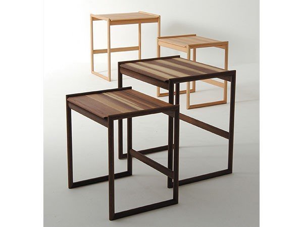 【日進木工/NISSHIN MOKKOU / GOODS】のac-cent NEST TABLE / アクセント ネストテーブル インテリア・キッズ・メンズ・レディースファッション・服の通販 founy(ファウニー) 　送料無料　Free Shipping　コンパクト　Compact, Small Size　スリム　Slim, Slim Fit　テーブル　Table, Dining Table　フレーム　Frame, Outline　ホーム・キャンプ・アウトドア・お取り寄せ　Home Living / Home & Lifestyle / Camping Gear / Outdoor Camping　家具・インテリア　Home Furniture & Interior. Stylish & Functional Living Spaces　その他 インテリア雑貨、家具　Home Decor & Furniture Extras　天板は白太と赤太の木目や色の違いを活かしたデザインになっています。|ID: prp329100004972200 ipo3291000000037284404