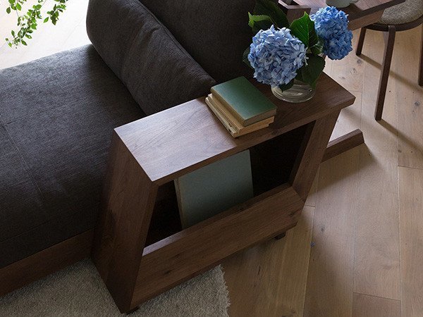 【ヒラシマ/HIRASHIMA / GOODS】のLIBERIA PLUS Side Table 025 / リベリアプラス サイドテーブル 025 インテリア・キッズ・メンズ・レディースファッション・服の通販 founy(ファウニー) 　テーブル　Table, Dining Table　フレーム　Frame, Outline　ミドル　Middle Length, Mid Height　ホーム・キャンプ・アウトドア・お取り寄せ　Home Living / Home & Lifestyle / Camping Gear / Outdoor Camping　家具・インテリア　Home Furniture & Interior. Stylish & Functional Living Spaces　テーブル　Dining, Coffee & Side Tables　サイドテーブル・ナイトテーブル　Side & End Tables　ウッド:ウォールナット|ID: prp329100004972709 ipo3291000000037286701