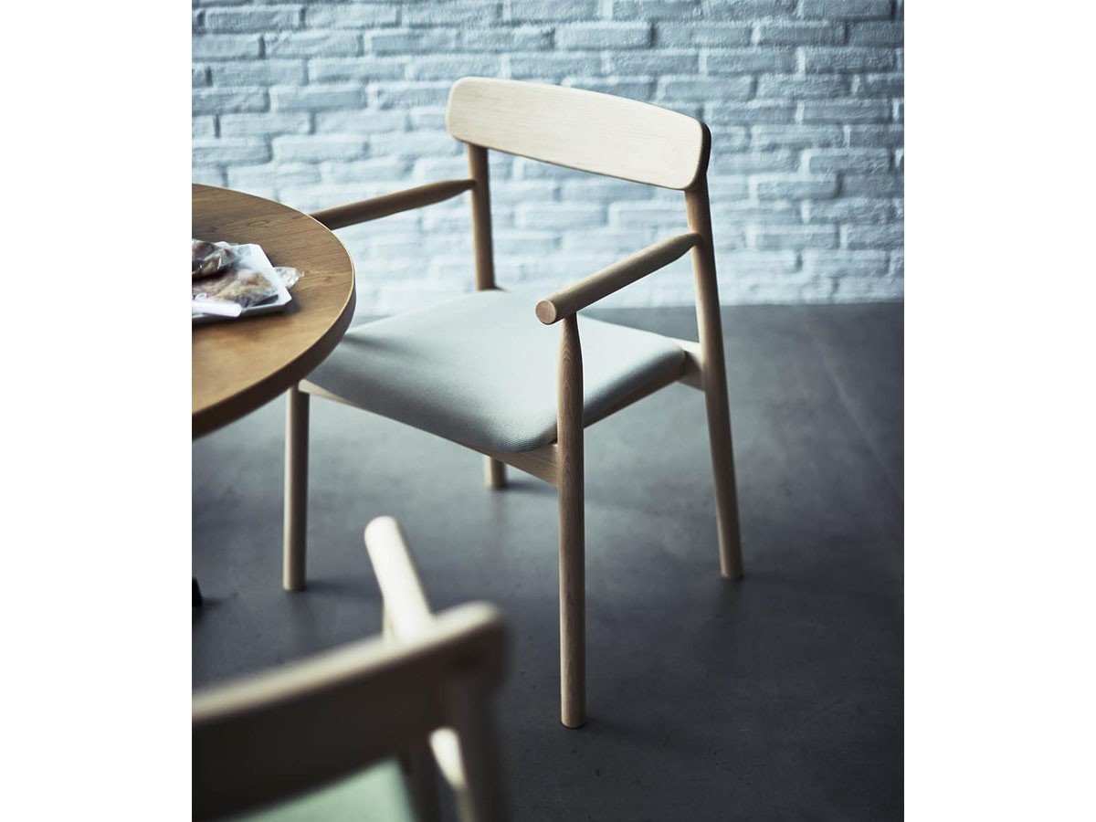 【コッコレ/Coccole / GOODS】のARM CHAIR / アームチェア C284 インテリア・キッズ・メンズ・レディースファッション・服の通販 founy(ファウニー) 　送料無料　Free Shipping　シンプル　Simple, Minimal　ホーム・キャンプ・アウトドア・お取り寄せ　Home Living / Home & Lifestyle / Camping Gear / Outdoor Camping　家具・インテリア　Home Furniture & Interior. Stylish & Functional Living Spaces　チェア・椅子　Seating & Chairs　ダイニングチェア・木製チェア　Dining Chairs　ホーム・キャンプ・アウトドア・お取り寄せ　Home Living / Home & Lifestyle / Camping Gear / Outdoor Camping　家具・インテリア　Home Furniture & Interior. Stylish & Functional Living Spaces　チェア・椅子　Seating & Chairs　アームチェア・アクセントチェア　Armchairs & Accent Chairs　張地:ツイル アイボリー(ランクB)、フレームクリア|ID: prp329100004981461 ipo3291000000037322708