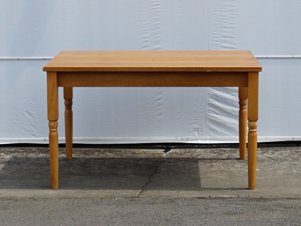 【リ ストア フィクスチャー ユナイテッドアローズ/RE : Store Fixture UNITED ARROWS LTD. / GOODS】のEarly American Wood Table / アーリーアメリカン ウッドテーブル インテリア・キッズ・メンズ・レディースファッション・服の通販 founy(ファウニー) 　おすすめ　Recommended / Our Picks　ウッド　Wooden Design　コンパクト　Compact, Small Size　シンプル　Simple, Minimal　ダメージ　Distressed, Destroyed　テーブル　Table, Dining Table　ホーム・キャンプ・アウトドア・お取り寄せ　Home Living / Home & Lifestyle / Camping Gear / Outdoor Camping　家具・インテリア　Home Furniture & Interior. Stylish & Functional Living Spaces　テーブル　Dining, Coffee & Side Tables　ダイニングテーブル・食卓テーブル　Dining Tables　-|ID: prp329100004982855 ipo3291000000037328711