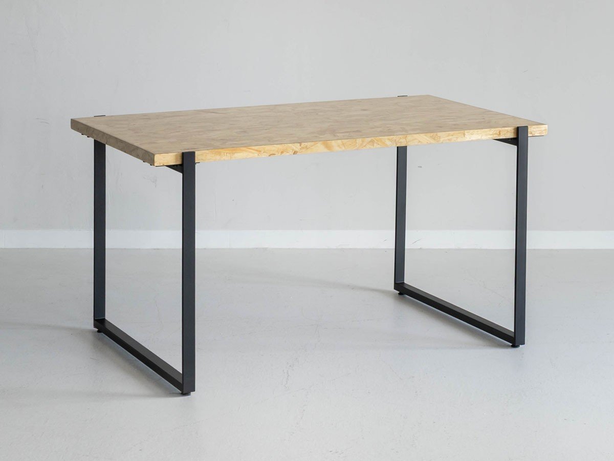 【ノットアンティークス/knot antiques / CRASH GATE】のMATERIA DINING TABLE / マテリア ダイニングテーブル OSB天板 + No.4脚(ロの字脚) インテリア・キッズ・メンズ・レディースファッション・服の通販 founy(ファウニー) 　テーブル　Table, Dining Table　バランス　Balance, Style Balance　モダン　Modern, Contemporary　ホーム・キャンプ・アウトドア・お取り寄せ　Home Living / Home & Lifestyle / Camping Gear / Outdoor Camping　家具・インテリア　Home Furniture & Interior. Stylish & Functional Living Spaces　テーブル　Dining, Coffee & Side Tables　ダイニングテーブル・食卓テーブル　Dining Tables　サイズ:幅138.5cm、脚部ブラック(スチール)|ID: prp329100004992302 ipo3291000000037387499