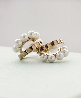 【トッカ/TOCCA】 PEARL CLOVER HOOP EARRINGS イヤリング人気、トレンドファッション・服の通販 founy(ファニー) ファッション Fashion レディースファッション WOMEN ジュエリー Jewelry リング Rings イヤリング Earrings アクセサリー Accessories イヤリング Earrings コレクション Collection シリコン Silicon シンプル Simple ドレス Dress パール Pearl フォルム Form フォーマル Formal フープ Hoop ポーチ Pouch メタル Metal モダン Modern モチーフ Motif |ID:prp329100001687806