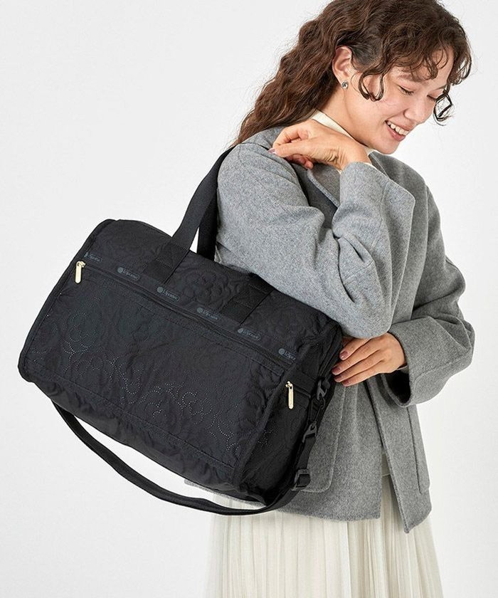 【レスポートサック/LeSportsac】のDELUXE MED WEEKENDER/パフィーブロッサムズ インテリア・キッズ・メンズ・レディースファッション・服の通販 founy(ファニー) https://founy.com/ ファッション Fashion レディースファッション WOMEN ショルダー Shoulder トラベル Travel 人気 Popularity フラワー Flower ボストンバッグ Boston Bag ポケット Pocket モチーフ Motif 旅行 Travel エレガント 上品 Elegant |ID: prp329100001876449 ipo3291000000028590874