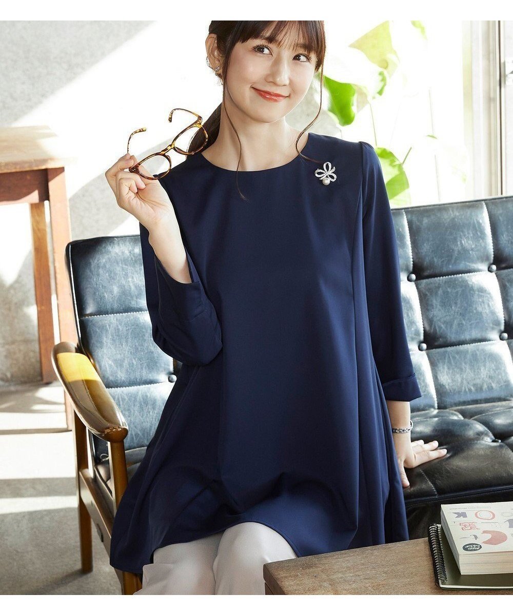 【ティアクラッセ/Tiaclasse】の【小倉優子さん着用・選べる袖TYPE・洗える】バックフレアチュニック インテリア・キッズ・メンズ・レディースファッション・服の通販 founy(ファニー) 　ファッション　Fashion　レディースファッション　Fashion for Women　トップス・カットソー　Cut & Sew Tops　シャツ・ブラウス・オフィスカジュアル　Elegant Blouses & Button-Ups　アクセサリー　Fashion Accessories　ウォッシャブル　Machine Washable　春　Spring　洗える　Machine Washable　秋　Autumn　カーディガン　Cardigan, Knitwear　ギンガム　Gingham, Gingham Fabric　ストライプ　Stripe, Striped Pattern　スリーブ　Sleeve, Long Sleeve / Short Sleeve　ターコイズ　Turquoise, Blue-Green　チェック　Check, Plaid, Tartan　チュニック　Tunic, Long Top　ドット　Polka Dot, Dot Pattern　ドレープ　Drape, Draping Fabric　フレア　Flare, Flared　プリント　Print, Printed Pattern　ポケット　Pocket, Pocket Detail　半袖　Short Sleeve, Half Sleeve　無地　Plain, Solid Color　ラウンド　Round, Round Neck　ロング　Long, Long-Length　冬　Winter / This Winter　S/S・春夏　SS, Spring/Summer, Warm Season　再入荷　Restock / Back in Stock　夏　Summer　エレガント 上品　Elegant　七分袖ネイビー|ID: prp329100002245379 ipo3291000000033345100