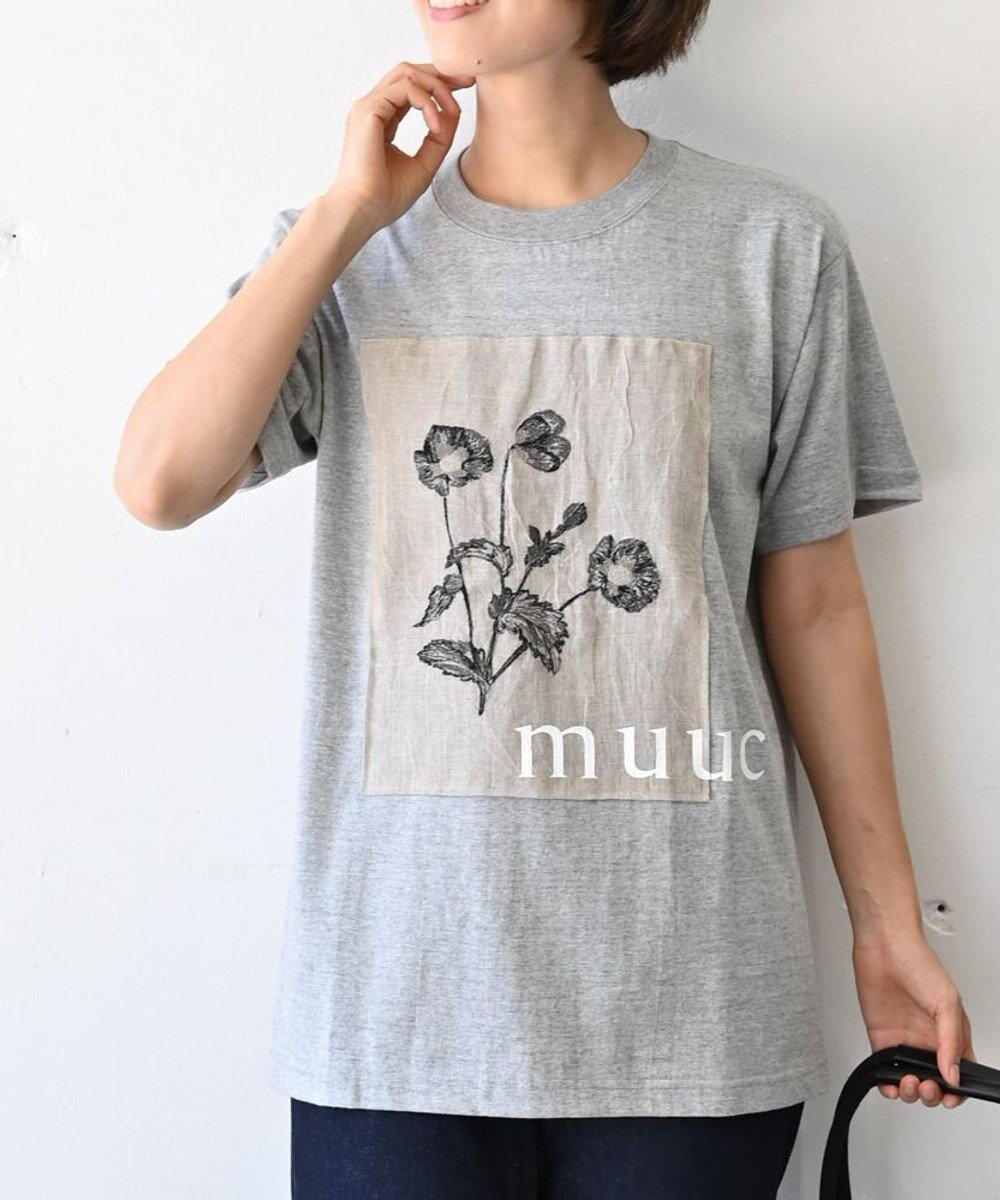 【ムーク/muuc】の〈コットン100% 透けにくい厚みの6.2オンス〉ポピー花刺繍の Tシャツ インテリア・キッズ・メンズ・レディースファッション・服の通販 founy(ファニー) 　ファッション　Fashion　レディースファッション　WOMEN　トップス・カットソー　Tops/Tshirt　シャツ/ブラウス　Shirts/Blouses　ロング / Tシャツ　T-Shirts　カットソー　Cut and Sewn　カットソー　Cut And Sew　キャンバス　Canvas　クラシック　Classic　シルク　Silk　定番　Standard　手編み　Hand Knitting　パターン　Pattern　プリント　Print　A/W・秋冬　Aw・Autumn/Winter・Fw・Fall-Winter　再入荷　Restock/Back In Stock/Re Arrival　S/S・春夏　Ss・Spring/Summer　夏　Summer　グレー|ID: prp329100002391729 ipo3291000000028392764