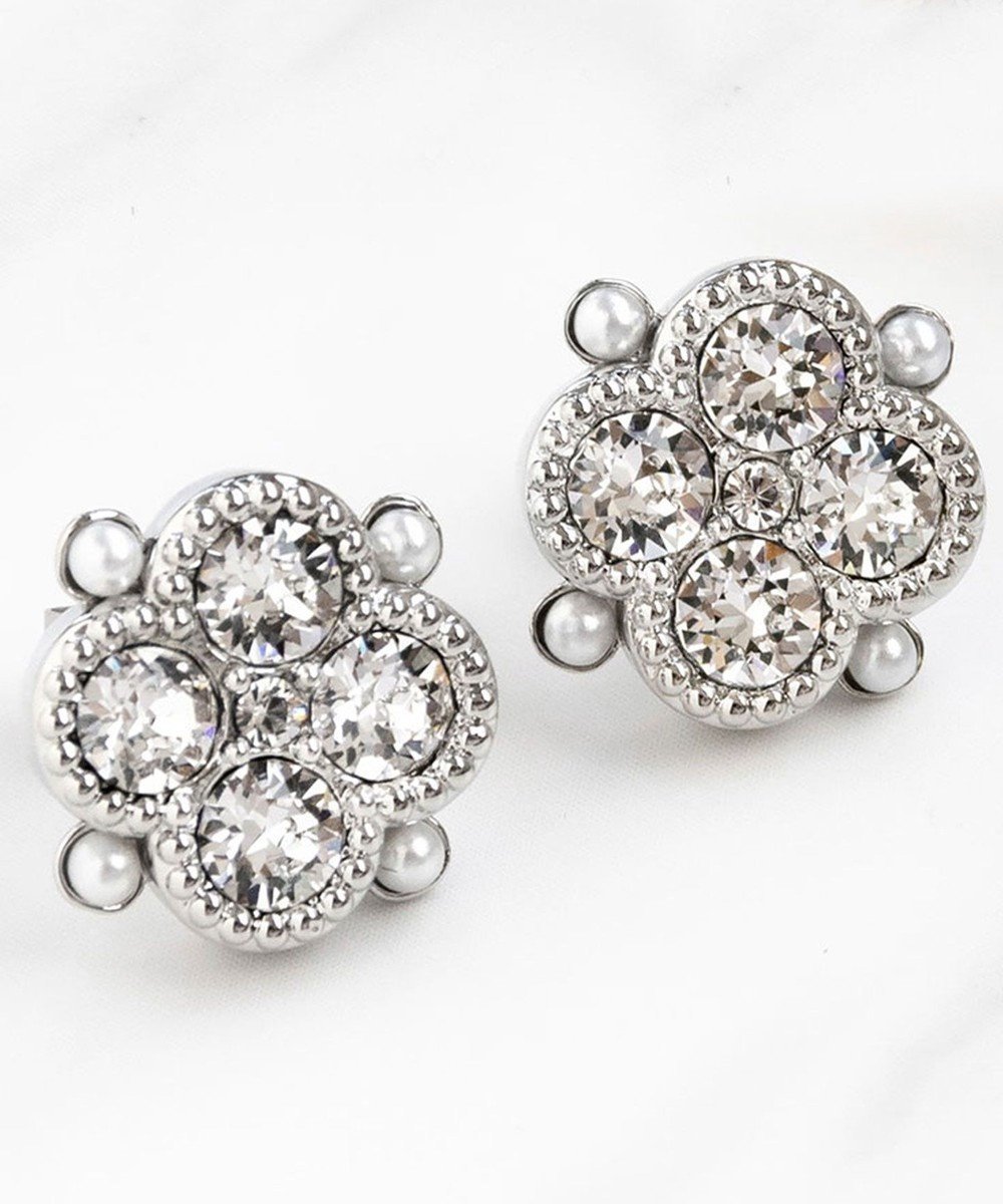 【トッカ/TOCCA】のCLOVER BIJOUX PIERCED EARRINGS ピアス インテリア・キッズ・メンズ・レディースファッション・服の通販 founy(ファニー) 　ファッション　Fashion　レディースファッション　WOMEN　ジュエリー　Jewelry　リング　Rings　イヤリング　Earrings　2022年　2022　2022-2023秋冬・A/W　Aw/Autumn/Winter//Fw/Fall-Winter/2022-2023　A/W・秋冬　Aw・Autumn/Winter・Fw・Fall-Winter　冬　Winter　おすすめ　Recommend　アクセサリー　Accessories　アンティーク　Antique　センター　Center　パール　Pearl　ビジュー　Bijou　フォルム　Form　モチーフ　Motif　ロマンティック　Romantic　エレガント 上品　Elegant　シルバー系|ID: prp329100002492907 ipo3291000000028572906