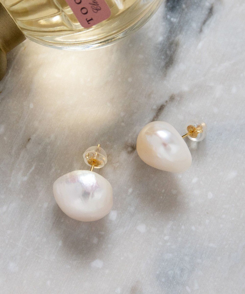 【トッカ/TOCCA】の【WEB限定】NUANCE PEARL PIERCED EARRINGS L K18淡水バロックパール ピアス L 人気、トレンドファッション・服の通販 founy(ファニー) 　ファッション　Fashion　レディースファッション　WOMEN　ジュエリー　Jewelry　リング　Rings　イヤリング　Earrings　アクセサリー　Accessories　シンプル　Simple　テクスチャー　Texture　バロック　Baroque　パール　Pearl　フォルム　Form　フォーマル　Formal　ポーチ　Pouch　リュクス　Luxe　おすすめ　Recommend　 other-1|ID: prp329100002633360 ipo3291000000028926830