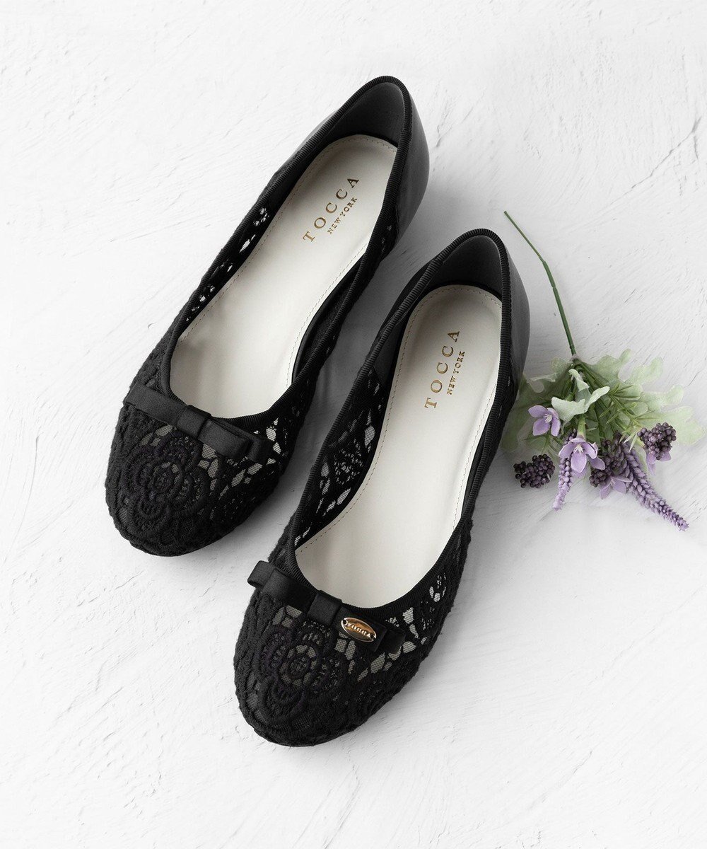 【トッカ/TOCCA】のTINY RIBBON FLATSHOES フラットシューズ インテリア・キッズ・メンズ・レディースファッション・服の通販 founy(ファニー) 　ファッション　Fashion　レディースファッション　WOMEN　2023年　2023　2023春夏・S/S　Ss,Spring/Summer,2023　S/S・春夏　Ss・Spring/Summer　エナメル　Enamel　エレガント 上品　Elegant　クッション　Cushion　シューズ　Shoes　シンプル　Simple　チュール　Tulle　ドット　Dot　フラット　Flat　レース　Race　夏　Summer　ブラック系7|ID: prp329100002940477 ipo3291000000029126506