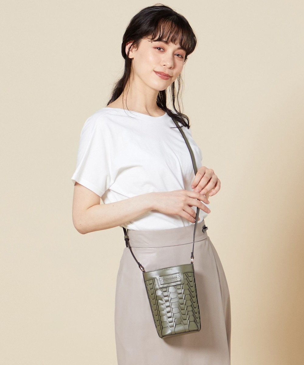 【ラ バガジェリー/LA BAGAGERIE】の【veganview】v piece mesh mini shoulder bag インテリア・キッズ・メンズ・レディースファッション・服の通販 founy(ファニー) 　ファッション　Fashion　レディースファッション　WOMEN　バッグ　Bag　ポケット　Pocket　マグネット　Magnet　メッシュ　Mesh　モチーフ　Motif　定番　Standard　軽量　Lightweight　カーキ|ID: prp329100003086548 ipo3291000000028402643