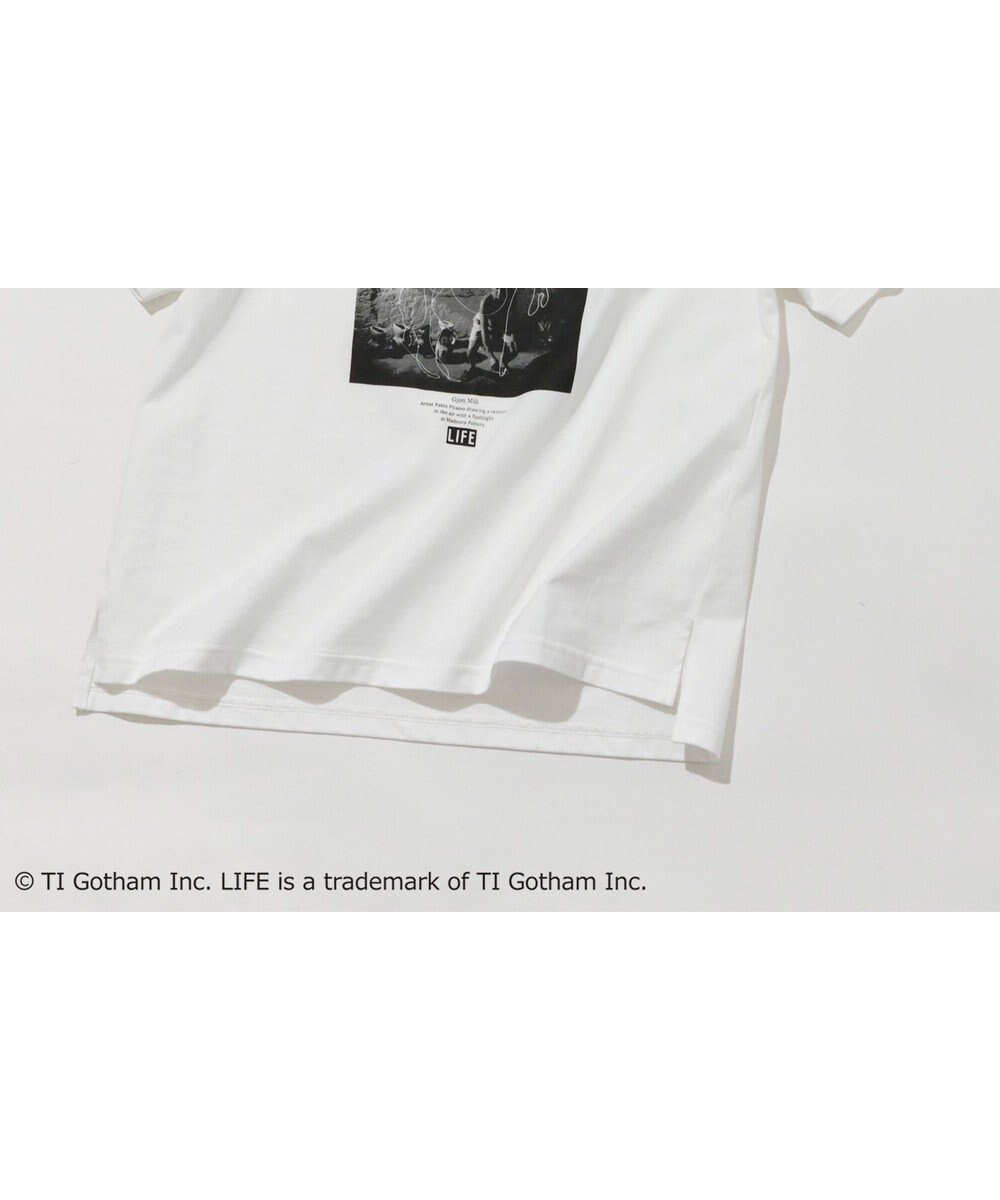 【23区/NIJYUSANKU】の【23区/LIFE】PHOTO Tシャツ インテリア・キッズ・メンズ・レディースファッション・服の通販 founy(ファニー) 　ファッション　Fashion　レディースファッション　WOMEN　トップス・カットソー　Tops/Tshirt　シャツ/ブラウス　Shirts/Blouses　ロング / Tシャツ　T-Shirts　カットソー　Cut and Sewn　春　Spring　カットソー　Cut And Sew　クラシカル　Classical　コレクション　Collection　コンパクト　Compact　雑誌　Magazine　ビビッド　Vivid　フランス　France　プリント　Print　ベーシック　Basic　モノトーン　Monotone　S/S・春夏　Ss・Spring/Summer　夏　Summer　2023春夏・S/S　Ss,Spring/Summer,2023　2023年　2023　ホワイト系|ID: prp329100003313674 ipo3291000000029173052