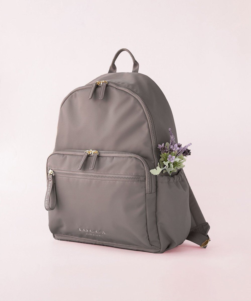 【トッカ/TOCCA】の【A4サイズ収納可・WEB&一部店舗限定】CAROVANA BACKPACK 10ポケットバックパック インテリア・キッズ・メンズ・レディースファッション・服の通販 founy(ファニー) 　ファッション　Fashion　レディースファッション　WOMEN　バッグ　Bag　イタリア　Italy　クッション　Cushion　クラウン　Crown　軽量　Lightweight　シューズ　Shoes　シンプル　Simple　ジップ　Zip　スポーツ　Sports　財布　Wallet　トラベル　Travel　フォルム　Form　ポケット　Pocket　メッシュ　Mesh　リュクス　Luxe　リュック　Ruck Sack　おすすめ　Recommend　旅行　Travel　ビジネス 仕事 通勤　Business　[新色]グレージュ系|ID: prp329100003318630 ipo3291000000026983309