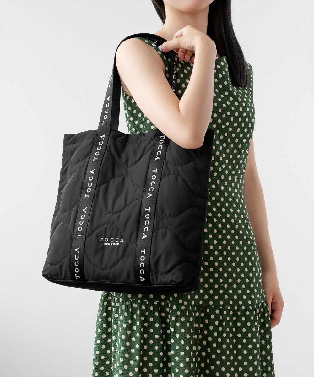 【トッカ/TOCCA】の【WEB限定&一部店舗限定】【A4サイズ対応】BOSCO TOTE トートバッグ 人気、トレンドファッション・服の通販 founy(ファニー) 　ファッション　Fashion　レディースファッション　WOMEN　バッグ　Bag　イタリア　Italy　キルト　Quilt　シューズ　Shoes　ジップ　Zip　スポーツ　Sports　スポーティ　Sporty　財布　Wallet　トレンド　Trend　ポケット　Pocket　マグネット　Magnet　おすすめ　Recommend　旅行　Travel　ビジネス 仕事 通勤　Business　 other-1|ID: prp329100003318641 ipo3291000000029172652