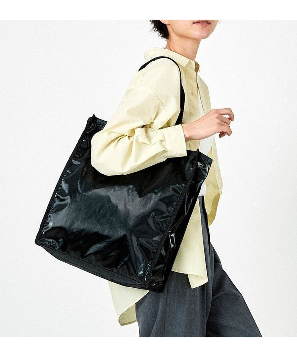 【レスポートサック/LeSportsac】のLG BOOK TOTE/ブラックシャイン 人気、トレンドファッション・服の通販 founy(ファニー) 　ファッション　Fashion　レディースファッション　WOMEN　バッグ　Bag　コレクション　Collection　シンプル　Simple　スポーティ　Sporty　雑誌　Magazine　トラベル　Travel　プリント　Print　ポケット　Pocket　無地　Plain Color　旅行　Travel　ビジネス 仕事 通勤　Business　 other-1|ID: prp329100003341356 ipo3291000000027544095