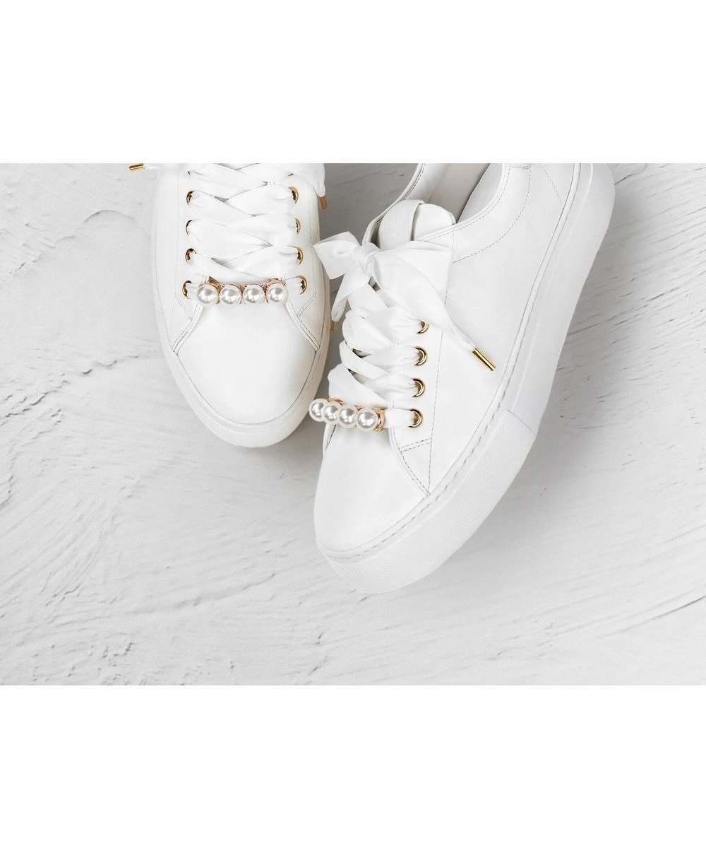 【トッカ/TOCCA】の【軽量】PEARL SNEAKERS スニーカー 人気、トレンドファッション・服の通販 founy(ファニー) 　ファッション　Fashion　レディースファッション　WOMEN　A/W・秋冬　Aw・Autumn/Winter・Fw・Fall-Winter　冬　Winter　サテン　Satin　シンプル　Simple　スニーカー　Sneakers　パール　Pearl　リボン　Ribbon　リュクス　Luxe　レース　Race　厚底　Platforms　軽量　Lightweight　雑誌　Magazine　 other-1|ID: prp329100003397234 ipo3291000000029170996