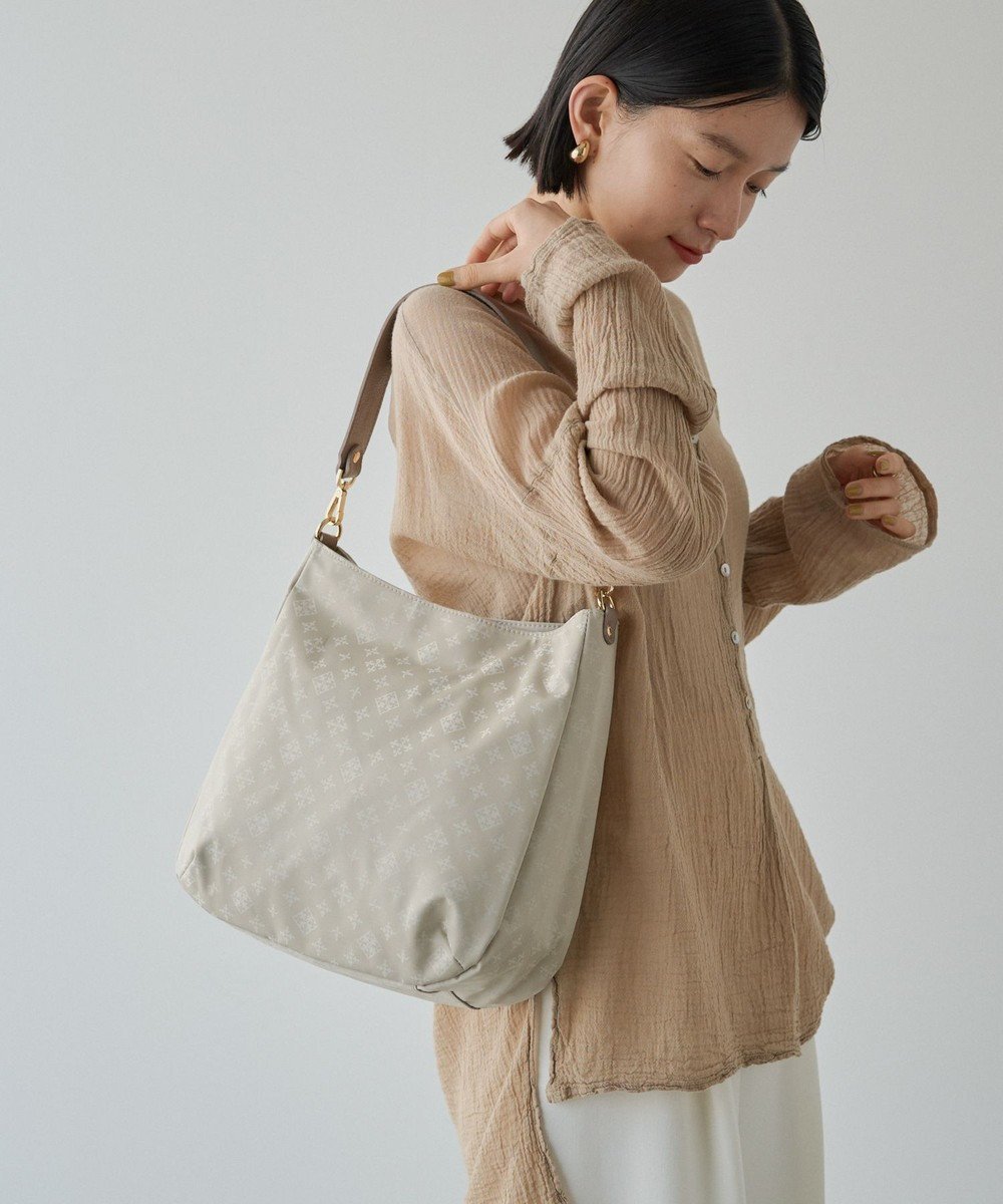 【ラシット/russet】のラージショルダーバッグ(CE-1178) インテリア・キッズ・メンズ・レディースファッション・服の通販 founy(ファニー) 　ファッション　Fashion　レディースファッション　Ladies' Fashion Online　傘　Umbrella　シンプル　Simple　財布　Wallet　タオル　Towel　手帳　Pocket Book　ハンカチ　Handkerchief　ビッグ　Big　ポケット　Pocket　ポーチ　Pouch　マグネット　Magnet　再入荷　Restock/Back In Stock/Re Arrival　おすすめ　Recommend　日本製　Made In Japan　Ecru|ID: prp329100003510946 ipo3291000000032119581