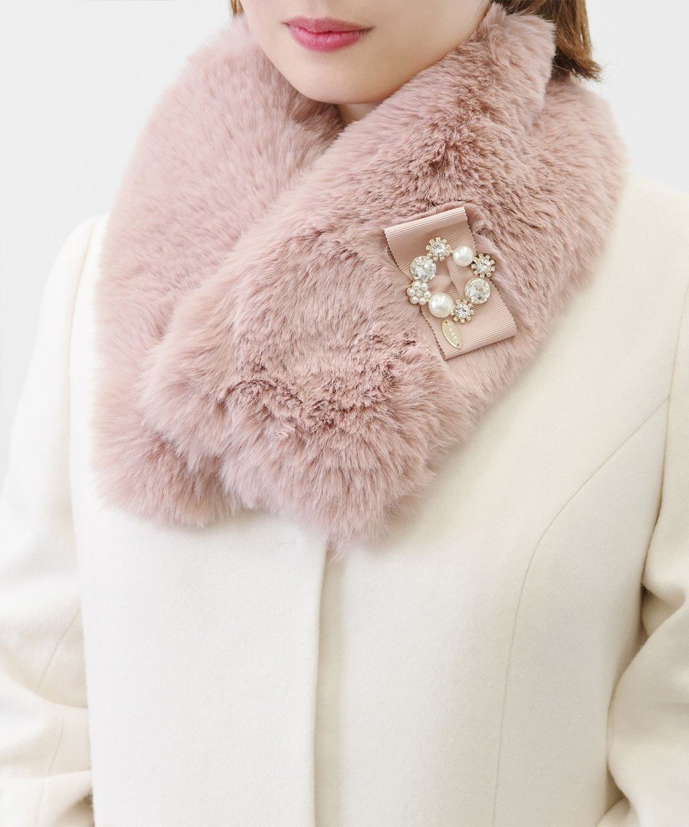 【トッカ/TOCCA】のBIJOUX FUR TIPPET ティペット インテリア・キッズ・メンズ・レディースファッション・服の通販 founy(ファニー) 　ファッション　Fashion　レディースファッション　WOMEN　マフラー　Mufflers　A/W・秋冬　Aw・Autumn/Winter・Fw・Fall-Winter　冬　Winter　エレガント 上品　Elegant　クラシカル　Classical　ストール　Stall　スヌード　Snood　フィット　Fit　フェイクファー　Faux Fur　ブローチ　Brooch　マフラー　Scarf　リュクス　Luxe　ピンク系|ID: prp329100003515784 ipo3291000000029164060