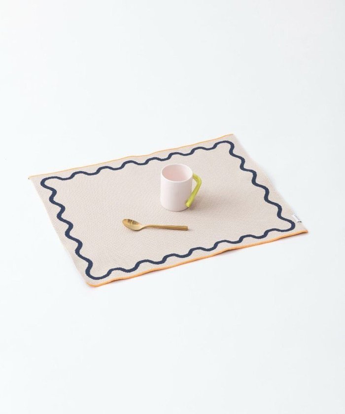 【トリコテ/Tricote】のWAVY LINE PLACE MAT/なみなみラインランチョンマット インテリア・キッズ・メンズ・レディースファッション・服の通販 founy(ファニー) https://founy.com/ ファッション Fashion レディースファッション WOMEN おすすめ Recommend タオル Towel リバーシブル Reversible 定番 Standard 皿 Dish |ID: prp329100003564246 ipo3291000000028385111