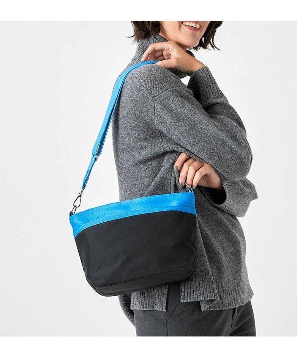 【レスポートサック/LeSportsac】のSMALL BUCKET BAG/ブラック/ウルトラブルー 人気、トレンドファッション・服の通販 founy(ファニー) 　ファッション　Fashion　レディースファッション　WOMEN　アウトドア　クール　軽量　ショルダー　シンプル　スポーツ　財布　トラベル　人気　プリント　ポケット　無地　送料無料　Free Shipping　おすすめ　Recommend　旅行　Travel　ギフト プレゼント　Gift Present　 other-1|ID: prp329100003706086 ipo3291000000024382410