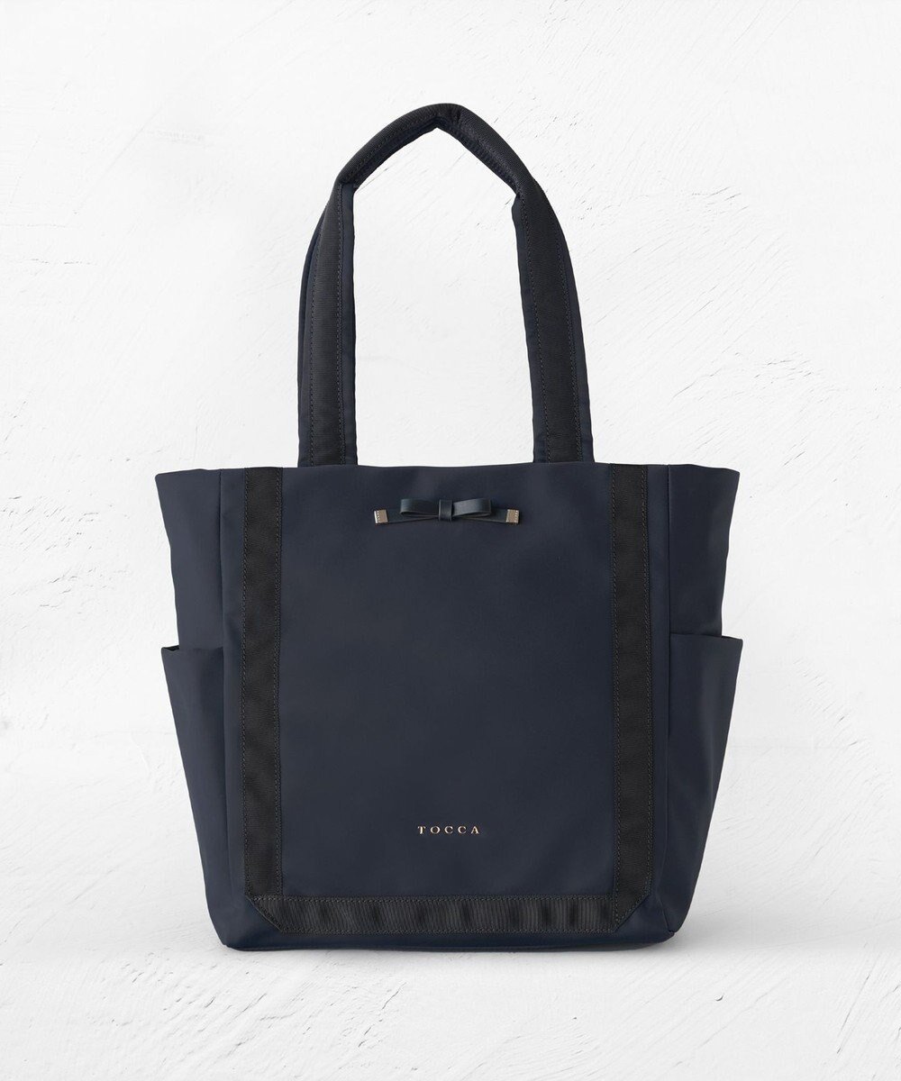 【トッカ/TOCCA】の【A4サイズ対応・撥水】PLENTIFUL A4 NYLONBAG ナイロンバッグ 人気、トレンドファッション・服の通販 founy(ファニー) 　ファッション　Fashion　レディースファッション　Fashion for Women　バッグ　Bags　シンプル　Simple, Minimal　ジップ　Zip, Zipper　財布　Wallet, Purse　トリミング　Trimming, Decorative Edge　フェイス　Face, Facial Design　フェミニン　Feminine, Girly　ポケット　Pocket, Pocket Detail　メタル　Metal, Metal Parts　モチーフ　Motif, Design Theme　リボン　Ribbon, Bow　リュクス　Luxury, Elegant, High-End, Chic　おすすめ　Recommended / Our Picks　ビジネス 仕事 通勤　Business / Work / Commuting　 other-1|ID: prp329100003709038 ipo3291000000033604555