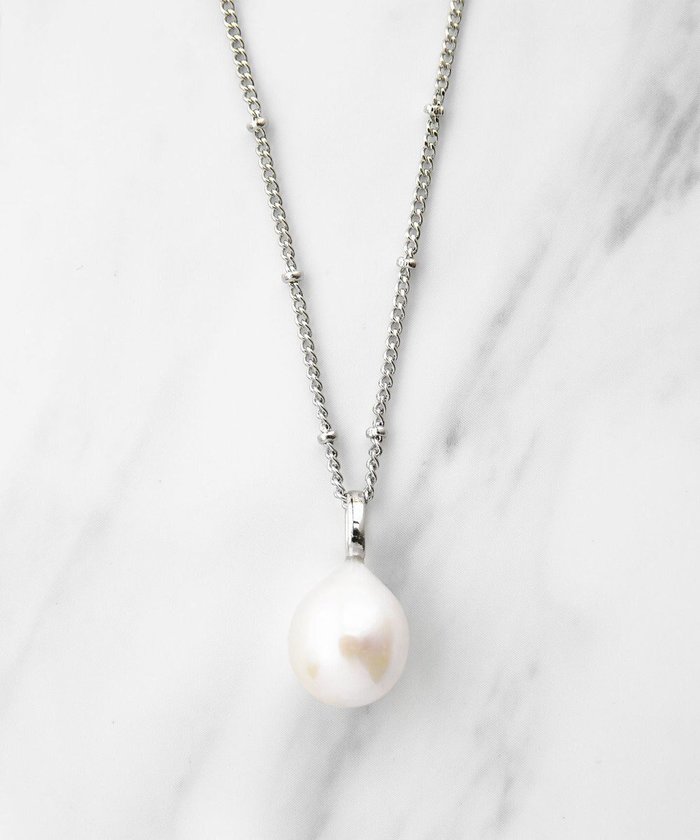 【トッカ/TOCCA】のNOBLE PEARL NECKLACE 淡水バロックパール ネックレス インテリア・キッズ・メンズ・レディースファッション・服の通販 founy(ファニー) https://founy.com/ ファッション Fashion レディースファッション WOMEN ジュエリー Jewelry ネックレス Necklaces アクセサリー Accessories カットソー Cut And Sew シンプル Simple チェーン Chain テクスチャー Texture ネックレス Necklace バロック Baroque パール Pearl フェミニン Feminine フォルム Form ポーチ Pouch ロング Long S/S・春夏 Ss・Spring/Summer おすすめ Recommend 夏 Summer 2024年 2024 2024春夏・S/S Ss,Spring/Summer,2024 エレガント 上品 Elegant ギフト プレゼント Gift Present |ID: prp329100003709059 ipo3291000000028436576