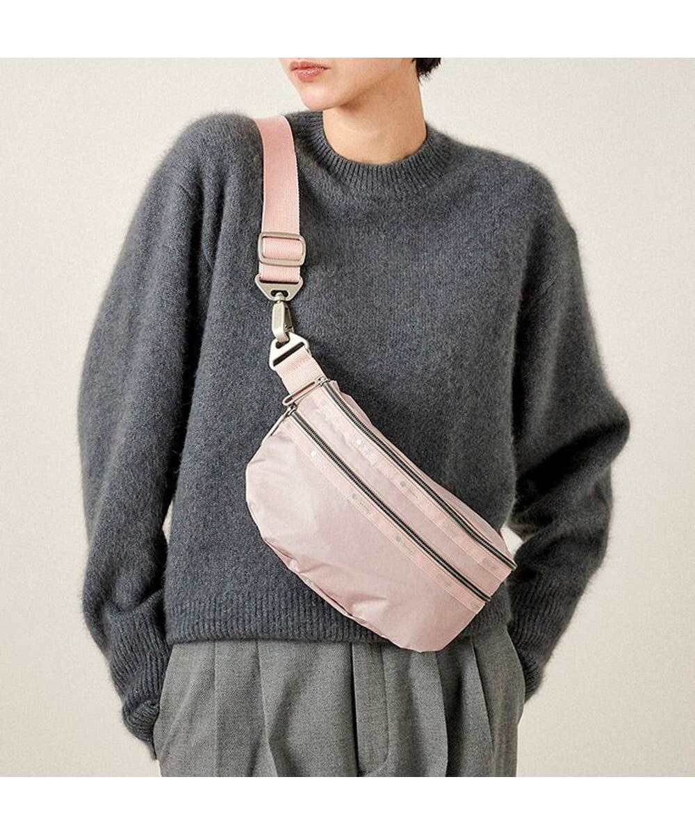 【レスポートサック/LeSportsac】のESSENTIAL BELT BAG/シルバーピンクC 人気、トレンドファッション・服の通販 founy(ファニー) 　ファッション　Fashion　レディースファッション　WOMEN　ポーチ　Pouches　アウトドア　軽量　シルバー　シンプル　スポーツ　スマート　財布　トラベル　定番　Standard　人気　プリント　ポケット　ポーチ　無地　送料無料　Free Shipping　おすすめ　Recommend　旅行　Travel　 other-1|ID: prp329100003731329 ipo3291000000024639880