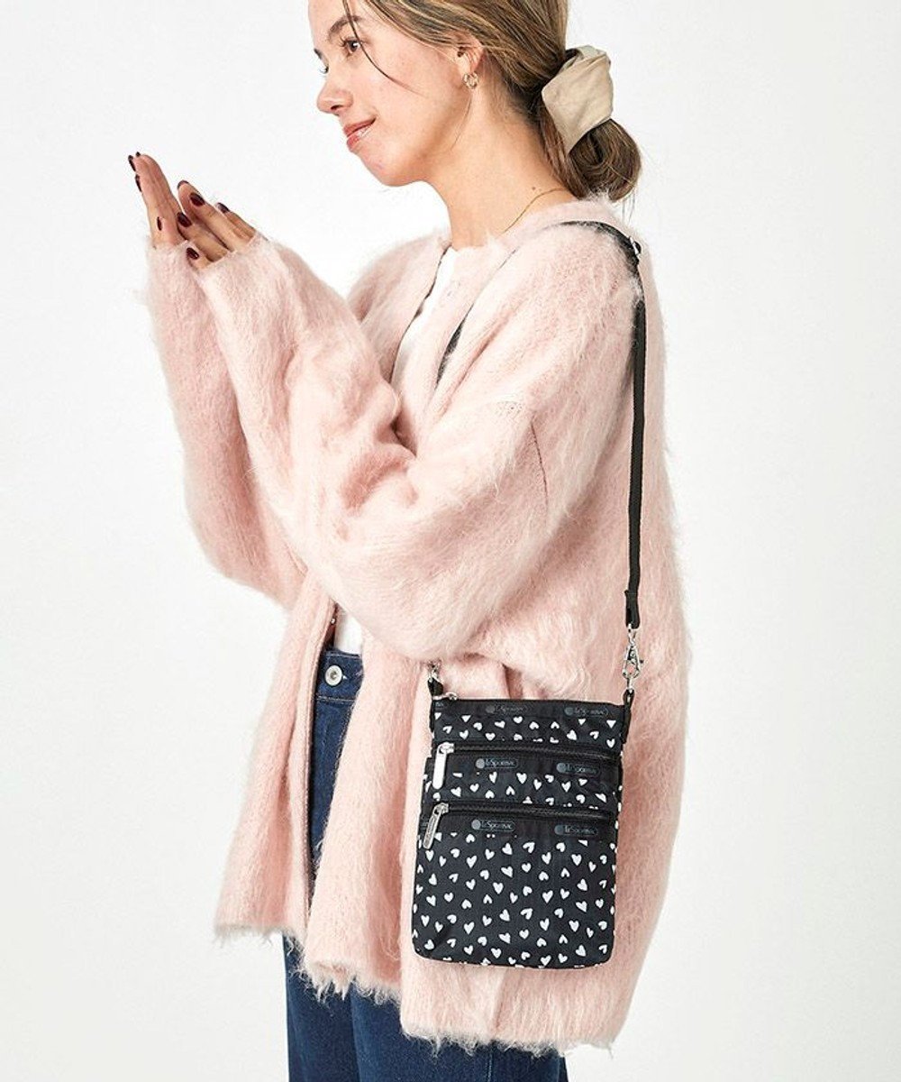 【レスポートサック/LeSportsac】の3 ZIP CROSSBODY/ブラックハーツ 人気、トレンドファッション・服の通販 founy(ファニー) 　ファッション　Fashion　レディースファッション　WOMEN　おすすめ　Recommend　アウトドア　Outdoor　スマート　Smart　プリント　Print　ポケット　Pocket　モノトーン　Monotone　ランダム　Random　旅行　Travel　財布　Wallet　 other-1|ID: prp329100003810373 ipo3291000000026715626