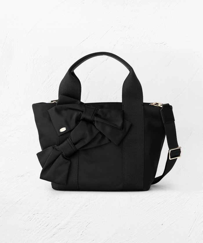 【トッカ/TOCCA】の【大人百花掲載・撥水】T CADEAU TOTE トートバッグ インテリア・キッズ・メンズ・レディースファッション・服の通販 founy(ファニー) https://founy.com/ ファッション Fashion レディースファッション WOMEN バッグ Bag おすすめ Recommend アシンメトリー Asymmetry ギフト プレゼント Gift Present ジップ Zip ポケット Pocket リボン Ribbon 財布 Wallet 雑誌 Magazine |ID: prp329100003870526 ipo3291000000030928411