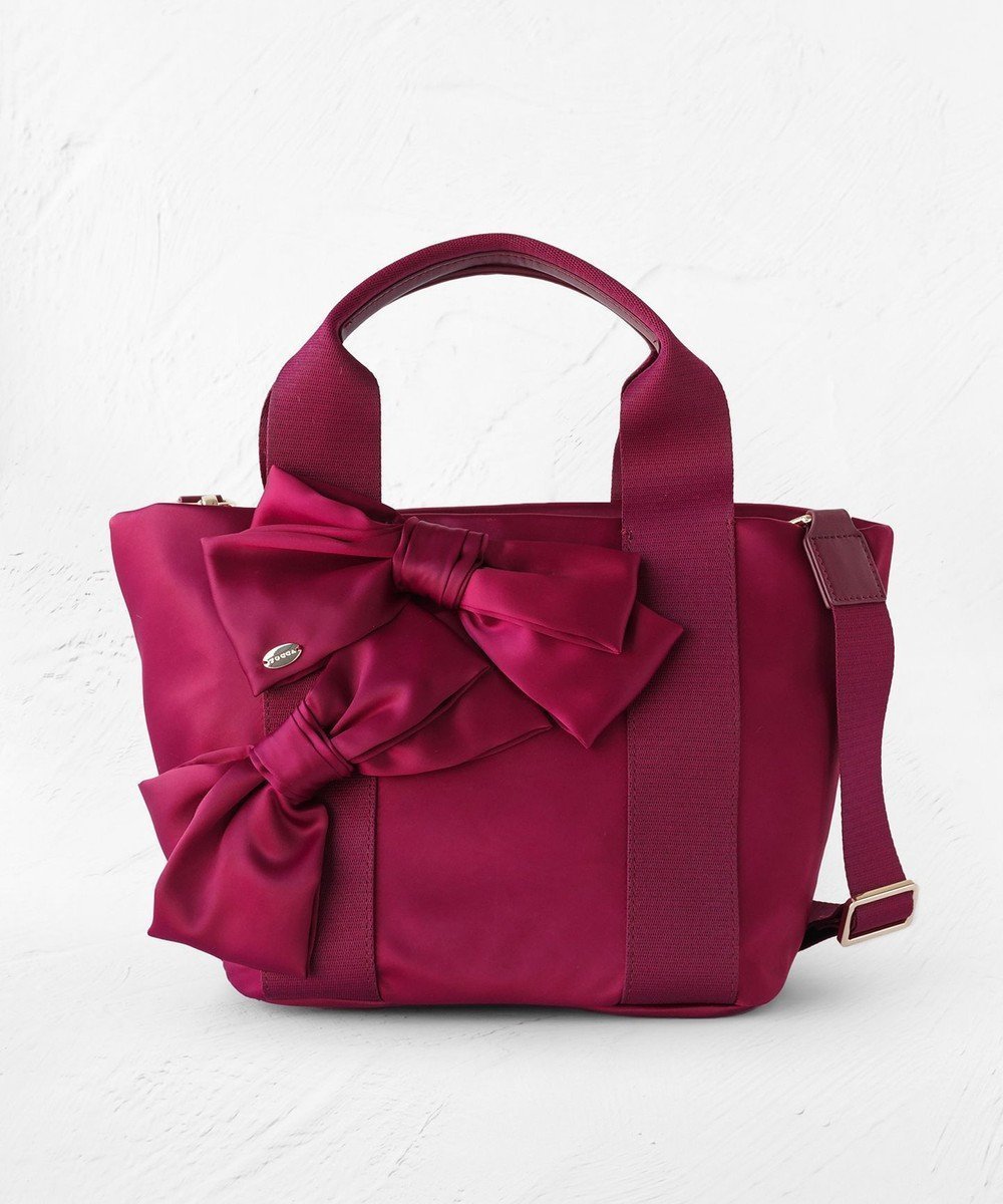【トッカ/TOCCA】の【大人百花掲載・撥水】T CADEAU TOTE トートバッグ インテリア・キッズ・メンズ・レディースファッション・服の通販 founy(ファニー) 　ファッション　Fashion　レディースファッション　WOMEN　バッグ　Bag　おすすめ　Recommend　アシンメトリー　Asymmetry　ギフト プレゼント　Gift Present　ジップ　Zip　ポケット　Pocket　リボン　Ribbon　財布　Wallet　雑誌　Magazine　[新色]ボルドー系|ID: prp329100003870526 ipo3291000000030928415