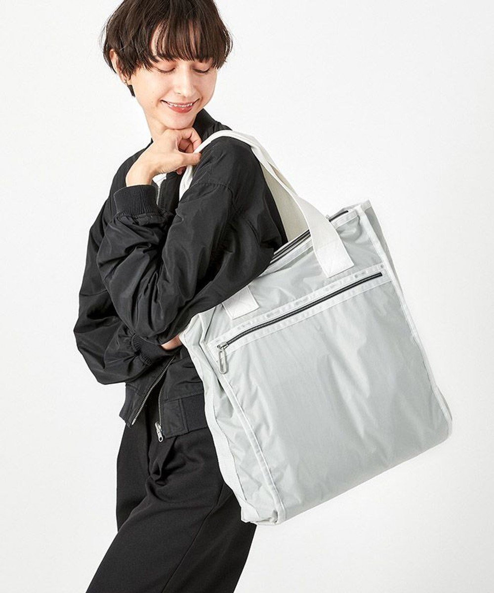 【レスポートサック/LeSportsac】のESSENTIAL N/S TOTE/ブランC 人気、トレンドファッション・服の通販 founy(ファニー) 　ファッション　Fashion　レディースファッション　WOMEN　バッグ　Bag　軽量　Lightweight　シンプル　Simple　スマホ　Smartphone　トラベル　Travel　定番　Standard　人気　Popularity　プリント　Print　ポケット　Pocket　無地　Plain Color　ラップ　Wrap　おすすめ　Recommend　旅行　Travel　ビジネス 仕事 通勤　Business　 other-1|ID: prp329100003874284 ipo3291000000028463825