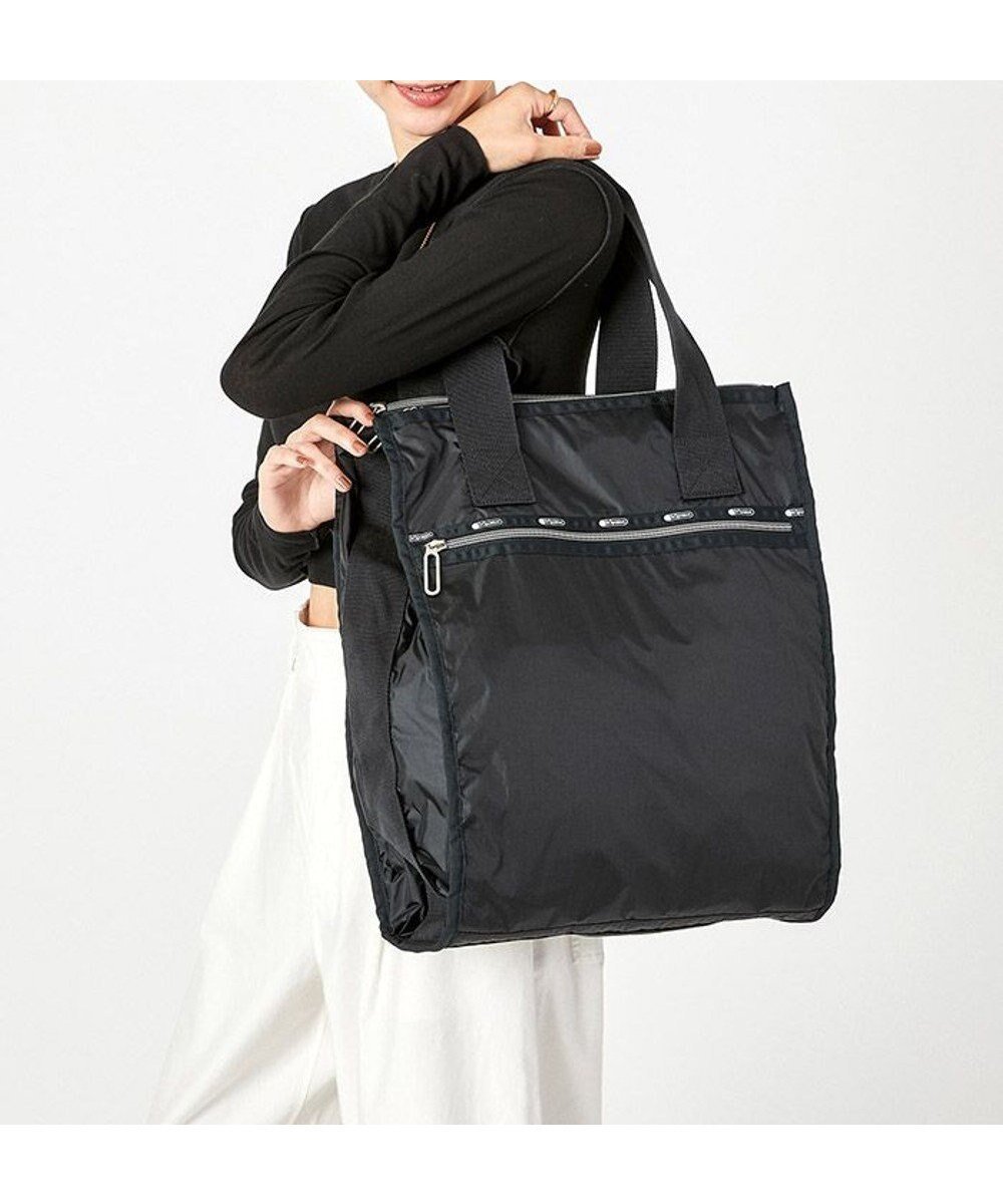 【レスポートサック/LeSportsac】のESSENTIAL N/S TOTE/ブラックC 人気、トレンドファッション・服の通販 founy(ファニー) 　ファッション　Fashion　レディースファッション　WOMEN　バッグ　Bag　軽量　Lightweight　シンプル　Simple　スポーティ　Sporty　スマホ　Smartphone　トラベル　Travel　定番　Standard　人気　Popularity　プリント　Print　ポケット　Pocket　無地　Plain Color　ラップ　Wrap　おすすめ　Recommend　旅行　Travel　ビジネス 仕事 通勤　Business　 other-1|ID: prp329100003874285 ipo3291000000028463718