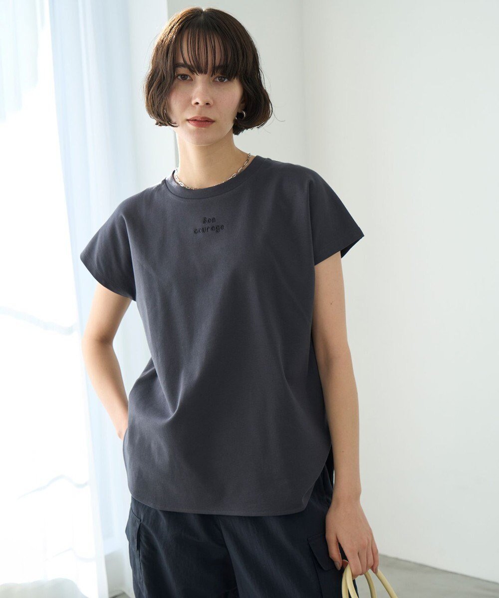 【アンフィーロ 自由区/UNFILO】の【洗える/汗ジミ防止】BEAUTY FORM ロゴ刺繍フレンチスリーブTシャツ インテリア・キッズ・メンズ・レディースファッション・服の通販 founy(ファニー) 　ファッション　Fashion　レディースファッション　WOMEN　トップス・カットソー　Tops/Tshirt　シャツ/ブラウス　Shirts/Blouses　ロング / Tシャツ　T-Shirts　カットソー　Cut and Sewn　春　Spring　洗える　Washable　カットソー　Cut And Sew　軽量　Lightweight　ストレッチ　Stretch　スリーブ　Sleeve　フレンチ　French　再入荷　Restock/Back In Stock/Re Arrival　S/S・春夏　Ss・Spring/Summer　おすすめ　Recommend　夏　Summer　エレガント 上品　Elegant　チャコール[ロゴ小]|ID: prp329100003892590 ipo3291000000025649137