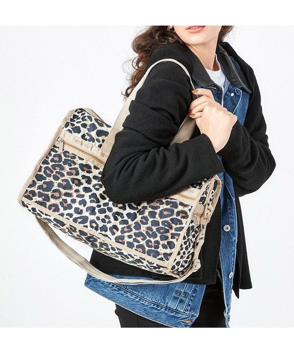 【レスポートサック/LeSportsac】のDELUXE MED WEEKENDER/フラクセンレオパード 人気、トレンドファッション・服の通販 founy(ファニー) 　ファッション　Fashion　レディースファッション　WOMEN　イエロー　Yellow　トラベル　Travel　ボストンバッグ　Boston Bag　ポケット　Pocket　レオパード　Leopard　おすすめ　Recommend　旅行　Travel　 other-1|ID: prp329100003908847 ipo3291000000029400723