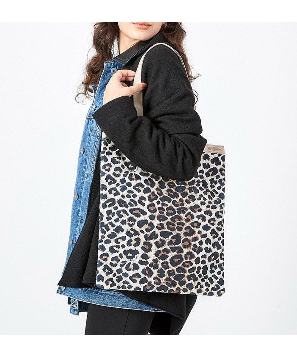 【レスポートサック/LeSportsac】のLARGE EMERALD TOTE/フラクセンレオパード 人気、トレンドファッション・服の通販 founy(ファニー) 　ファッション　Fashion　レディースファッション　WOMEN　バッグ　Bag　イエロー　Yellow　シンプル　Simple　スリム　Slim　雑誌　Magazine　ポケット　Pocket　レオパード　Leopard　おすすめ　Recommend　ビジネス 仕事 通勤　Business　 other-1|ID: prp329100003908850 ipo3291000000029400736