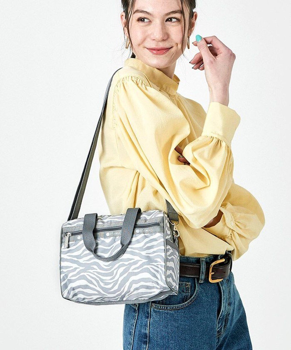 【レスポートサック/LeSportsac】のEVERYDAY SM SATCHEL/アロイゼブラ 人気、トレンドファッション・服の通販 founy(ファニー) 　ファッション　Fashion　レディースファッション　WOMEN　アウトドア　Outdoor　コンパクト　Compact　財布　Wallet　ハンドバッグ　Handbag　ボストンバッグ　Boston Bag　ポケット　Pocket　おすすめ　Recommend　旅行　Travel　 other-1|ID: prp329100003925900 ipo3291000000025924319