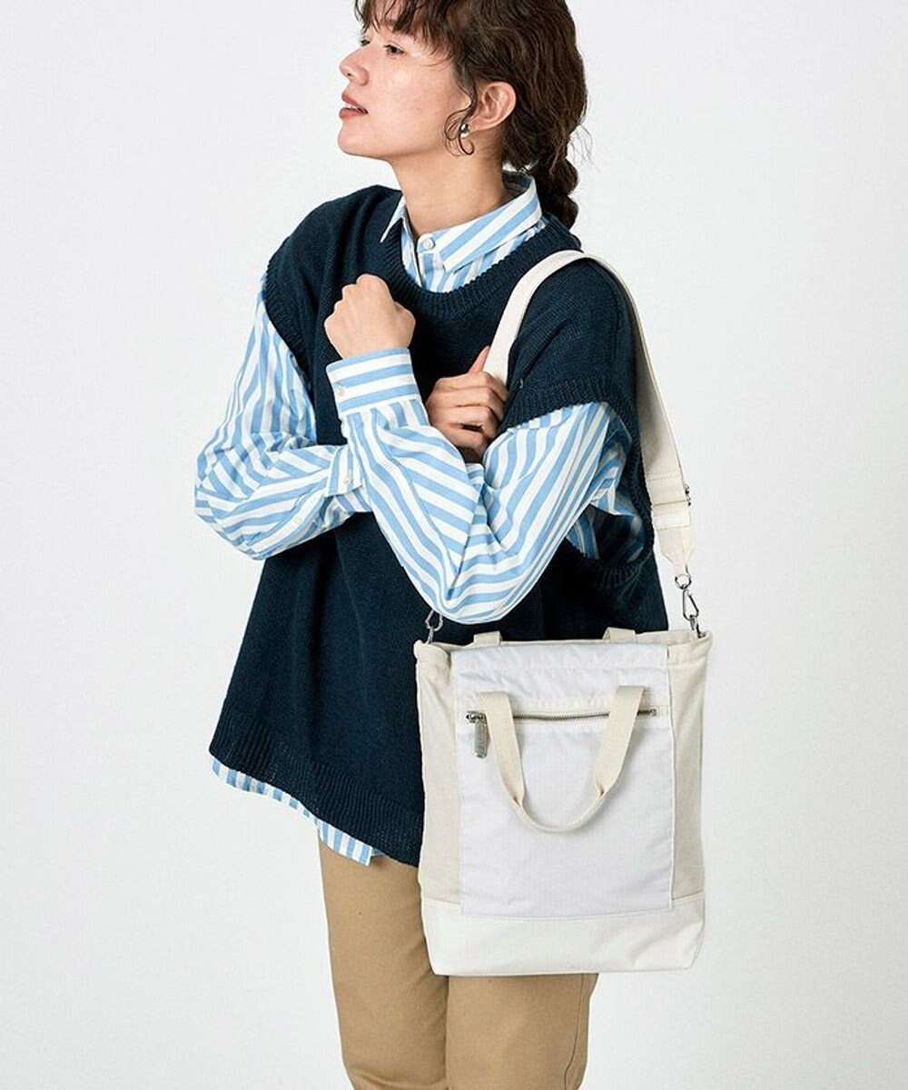 【レスポートサック/LeSportsac】のCANVAS MINI TOTE/メレンゲキャンバス インテリア・キッズ・メンズ・レディースファッション・服の通販 founy(ファニー) 　ファッション　Fashion　レディースファッション　WOMEN　バッグ　Bag　アウトドア　Outdoor　キャンバス　Canvas　軽量　Lightweight　ショルダー　Shoulder　人気　Popularity　プリント　Print　ポケット　Pocket　無地　Plain Color　おすすめ　Recommend　旅行　Travel　ビジネス 仕事 通勤　Business　メレンゲキャンバス|ID: prp329100003925919 ipo3291000000025924358