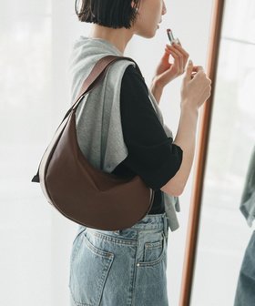 【ラシット/russet】のソフトレザーラウンドショルダーバッグ(CE-1326-WEB) 人気、トレンドファッション・服の通販 founy(ファニー) ファッション Fashion レディースファッション WOMEN 軽量 Lightweight ショルダー Shoulder シルバー Silver シンプル Simple スマート Smart 財布 Wallet トレンド Trend 定番 Standard 人気 Popularity ハーフ Half フィット Fit フォルム Form ベーシック Basic ポケット Pocket ラウンド Round 再入荷 Restock/Back In Stock/Re Arrival おすすめ Recommend 日本製 Made In Japan 旅行 Travel エレガント 上品 Elegant ビジネス 仕事 通勤 Business |ID:prp329100003938735