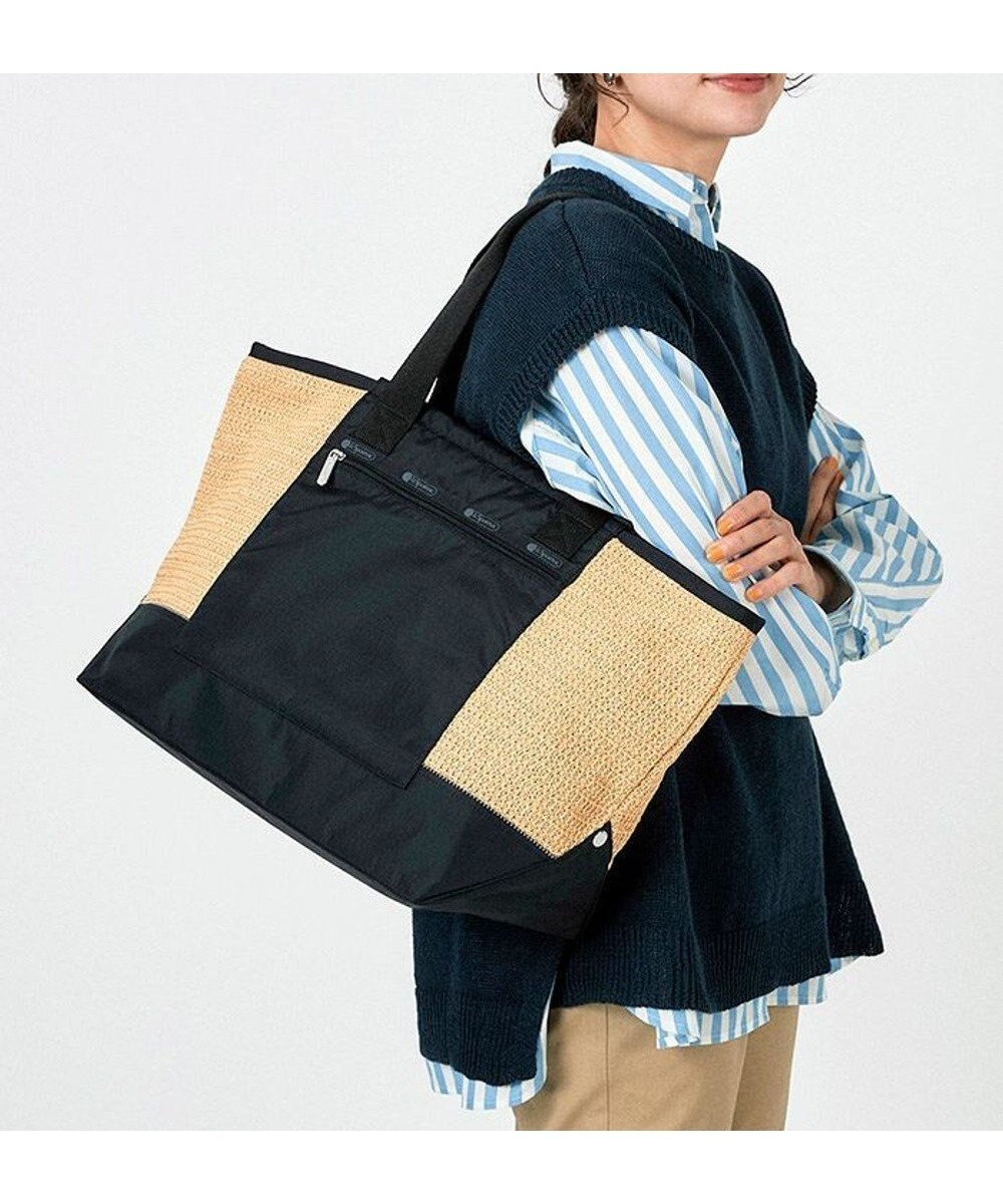 【レスポートサック/LeSportsac】のRAFFIA E/W TOTE/リサイクルブラックラフィア 人気、トレンドファッション・服の通販 founy(ファニー) 　ファッション　Fashion　レディースファッション　WOMEN　バッグ　Bag　軽量　Lightweight　トラベル　Travel　人気　Popularity　プリント　Print　ポケット　Pocket　ミックス　Mix　ラフィア　Raffia　おすすめ　Recommend　旅行　Travel　エレガント 上品　Elegant　ビジネス 仕事 通勤　Business　 other-1|ID: prp329100003952377 ipo3291000000026059143