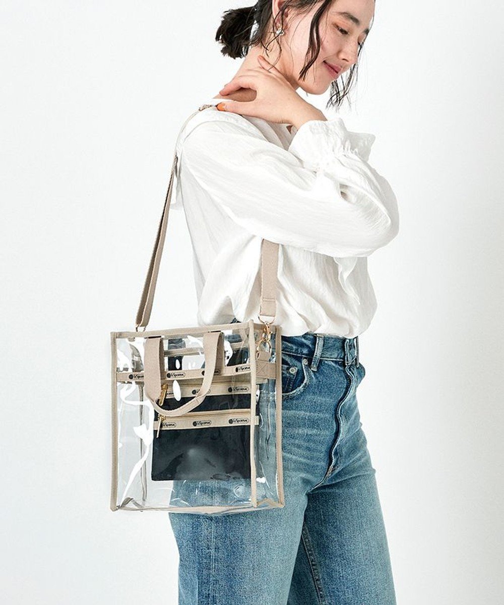 【レスポートサック/LeSportsac】のCLEAR SMALL N/S TOTE/クリア/ナチュラル インテリア・キッズ・メンズ・レディースファッション・服の通販 founy(ファニー) 　ファッション　Fashion　レディースファッション　WOMEN　バッグ　Bag　アウトドア　Outdoor　春　Spring　軽量　Lightweight　手帳　Pocket Book　ビーチ　Beach　プリント　Print　ポケット　Pocket　ポーチ　Pouch　S/S・春夏　Ss・Spring/Summer　おすすめ　Recommend　夏　Summer　旅行　Travel　ギフト プレゼント　Gift Present　クリア/ナチュラル|ID: prp329100003972806 ipo3291000000026261604