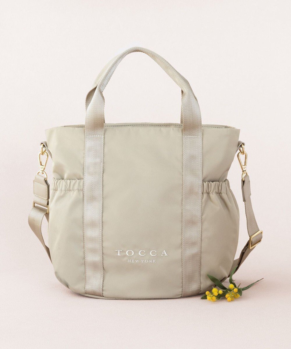 【トッカ/TOCCA】の【WEB&一部店舗限定・撥水・環境にやさしい素材】SANA SIDEPOCKET TOTE トートバッグ インテリア・キッズ・メンズ・レディースファッション・服の通販 founy(ファニー) 　ファッション　Fashion　レディースファッション　Fashion for Women　バッグ　Bags　クラウン　Crown, Royal Motif　コレクション　Collection, Seasonal Line　軽量　Lightweight, Ultra Light　シューズ　Shoes, Footwear　シンプル　Simple, Minimal　スポーツ　Sports, Activewear　財布　Wallet, Purse　フォルム　Silhouette, Form　フラット　Flat, Flat Shoes　ポケット　Pocket, Pocket Detail　ポーチ　Pouch, Small Case　リラックス　Relax, Relaxed Fit　おすすめ　Recommended / Our Picks　旅行　Travel　ライトベージュ系1|ID: prp329100003991962 ipo3291000000032674429