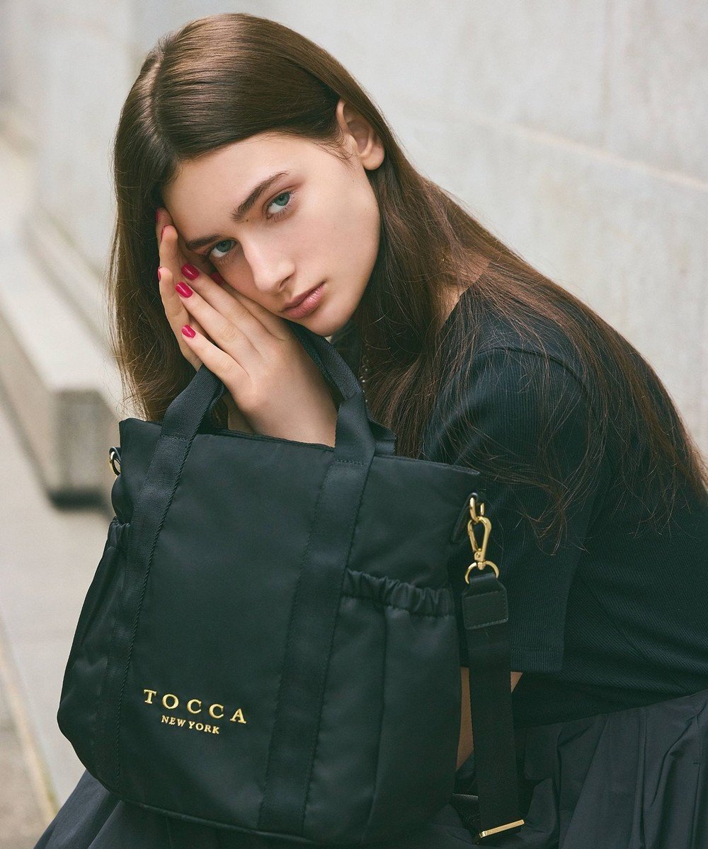 【トッカ/TOCCA】の【WEB&一部店舗限定・撥水・環境にやさしい素材】SANA SIDEPOCKET TOTE トートバッグ インテリア・キッズ・メンズ・レディースファッション・服の通販 founy(ファニー) 　ファッション　Fashion　レディースファッション　Fashion for Women　バッグ　Bags　クラウン　Crown, Royal Motif　コレクション　Collection, Seasonal Line　軽量　Lightweight, Ultra Light　シューズ　Shoes, Footwear　シンプル　Simple, Minimal　スポーツ　Sports, Activewear　財布　Wallet, Purse　フォルム　Silhouette, Form　フラット　Flat, Flat Shoes　ポケット　Pocket, Pocket Detail　ポーチ　Pouch, Small Case　リラックス　Relax, Relaxed Fit　おすすめ　Recommended / Our Picks　旅行　Travel　ブラック系|ID: prp329100003991962 ipo3291000000033451968