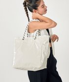 【レスポートサック/LeSportsac】のLARGE 2 WAY TOTE/パール/フォッシルシャイン 人気、トレンドファッション・服の通販 founy(ファニー) ファッション Fashion レディースファッション WOMEN バッグ Bag 軽量 Lightweight シンプル Simple トラベル Travel パール Pearl プリント Print ポケット Pocket 無地 Plain Color リバーシブル Reversible おすすめ Recommend 旅行 Travel エレガント 上品 Elegant ビジネス 仕事 通勤 Business thumbnail パール/フォッシルシャイン|ID: prp329100004020317 ipo3291000000027544134