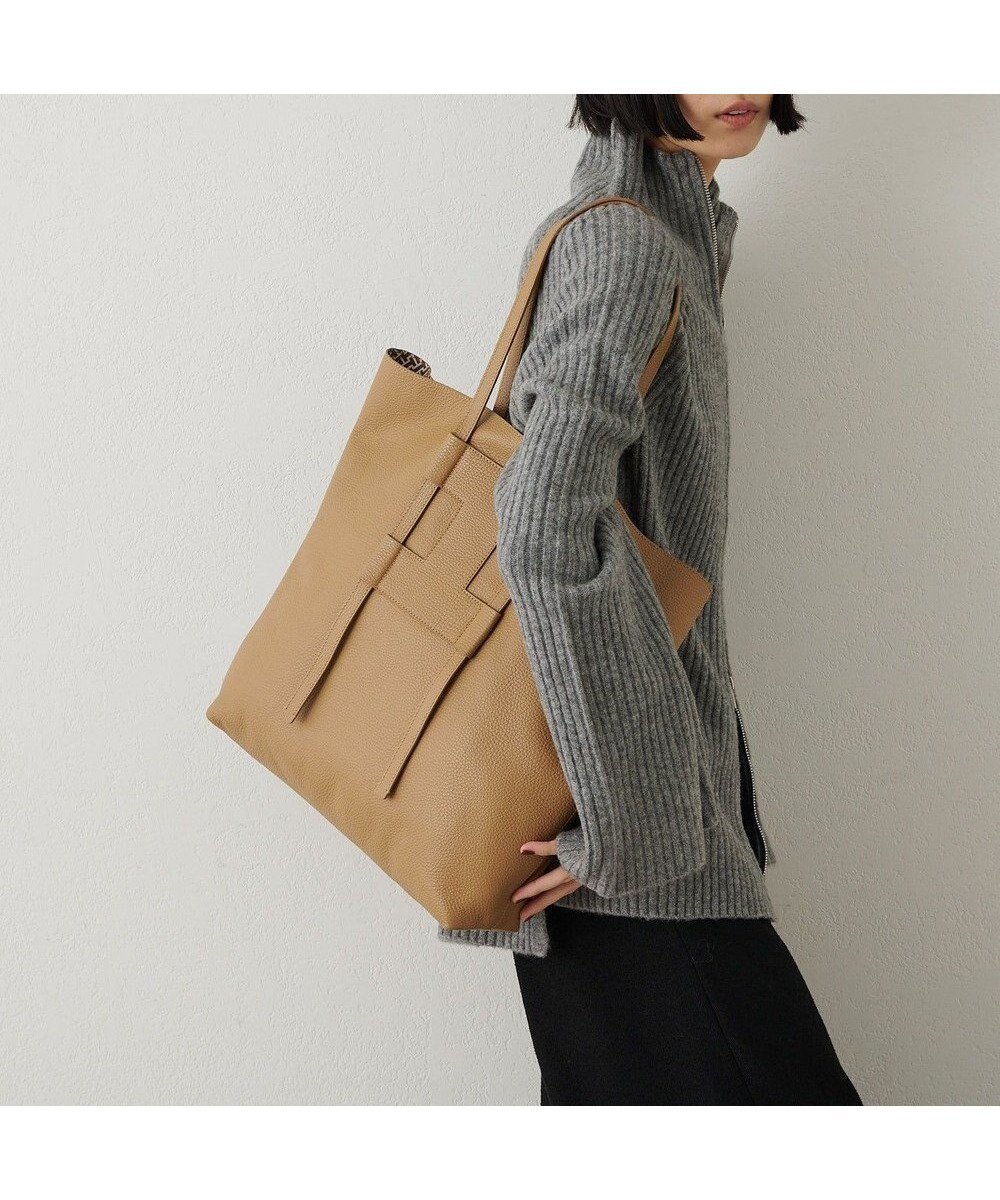 【イアクッチ/IACUCCI】のブレッツァ CERVO/INSTAMP 人気、トレンドファッション・服の通販 founy(ファニー) 　ファッション　Fashion　レディースファッション　WOMEN　バッグ　Bag　シンプル　Simple　人気　Popularity　バランス　Balance　ビッグ　Big　フォルム　Form　フロント　Front　プリント　Print　A/W・秋冬　Aw・Autumn/Winter・Fw・Fall-Winter　2024年　2024　ビジネス 仕事 通勤　Business　2024-2025秋冬・A/W　Aw/Autumn/Winter/Fw/Fall/2024-2025　 other-1|ID: prp329100004053960 ipo3291000000027932753