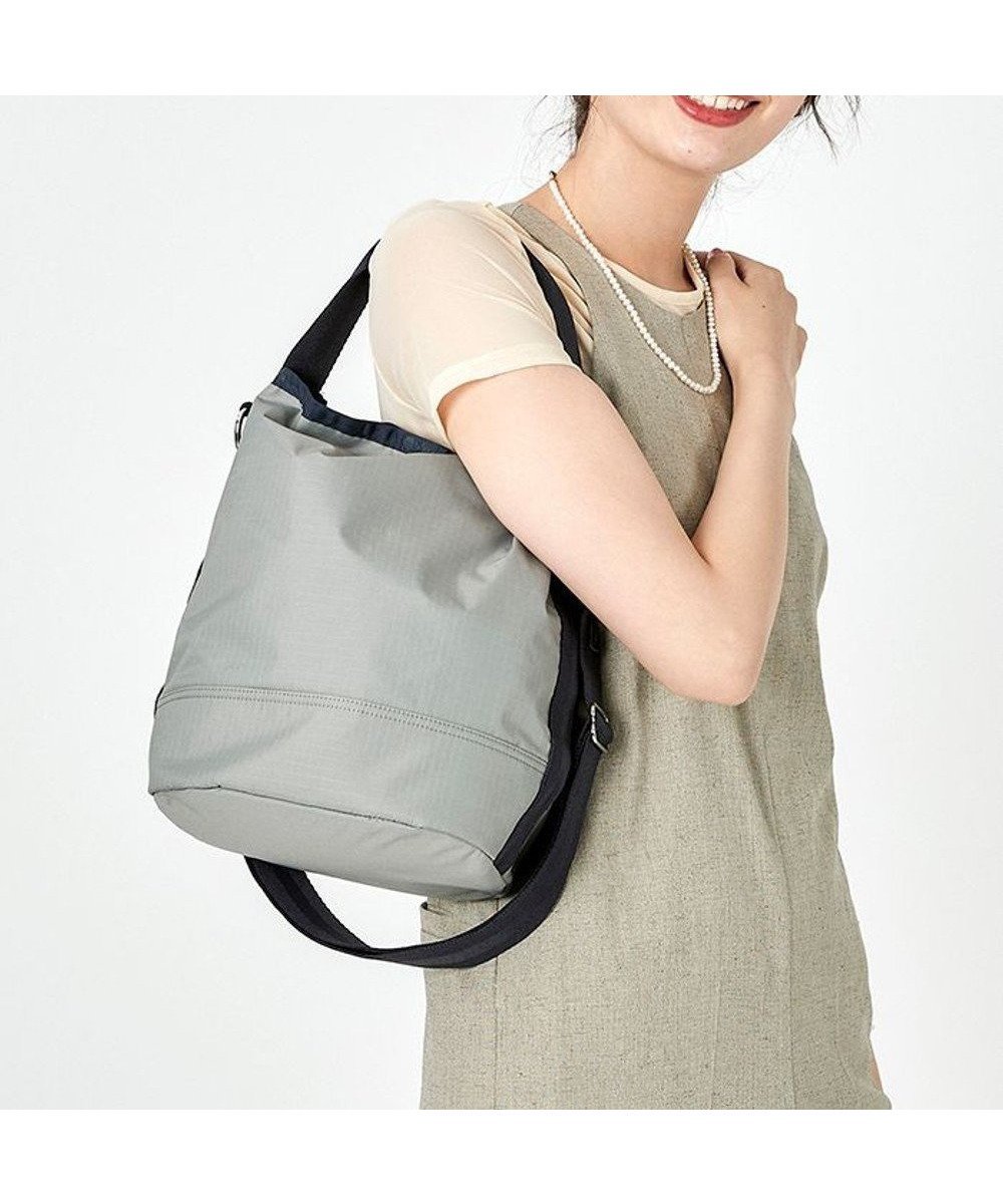 【レスポートサック/LeSportsac】のCONVERTIBLE BUCKET BAG/ドーブグレー/ディープシー 人気、トレンドファッション・服の通販 founy(ファニー) 　ファッション　Fashion　レディースファッション　WOMEN　軽量　Lightweight　ショルダー　Shoulder　シンプル　Simple　トラベル　Travel　手帳　Pocket Book　人気　Popularity　バケツ　Bucket　プリント　Print　ポケット　Pocket　マグネット　Magnet　無地　Plain Color　再入荷　Restock/Back In Stock/Re Arrival　旅行　Travel　ビジネス 仕事 通勤　Business　 other-1|ID: prp329100004077839 ipo3291000000027764984