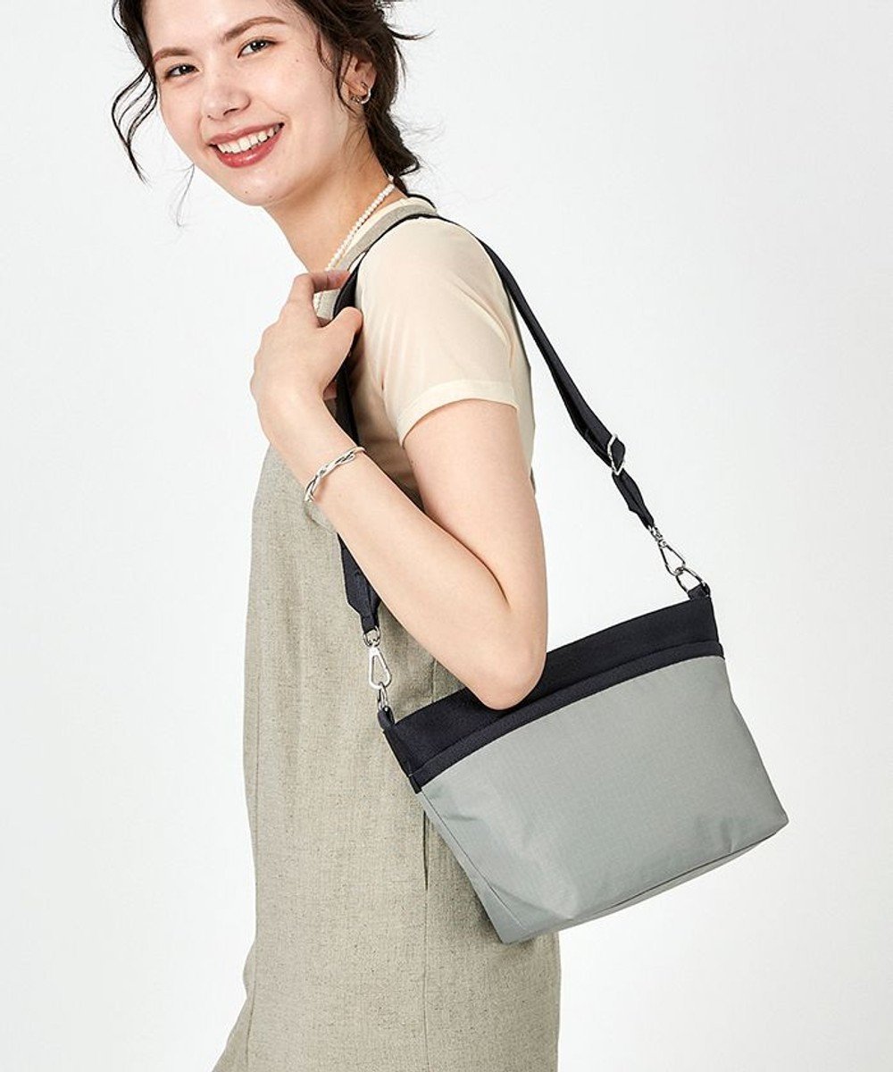 【レスポートサック/LeSportsac】のSMALL BUCKET BAG/ドーブグレー/ディープシー 人気、トレンドファッション・服の通販 founy(ファニー) 　ファッション　Fashion　レディースファッション　WOMEN　アウトドア　Outdoor　軽量　Lightweight　ショルダー　Shoulder　シンプル　Simple　スポーツ　Sports　財布　Wallet　トラベル　Travel　人気　Popularity　プリント　Print　ポケット　Pocket　無地　Plain Color　おすすめ　Recommend　旅行　Travel　ギフト プレゼント　Gift Present　 other-1|ID: prp329100004077841 ipo3291000000027543996