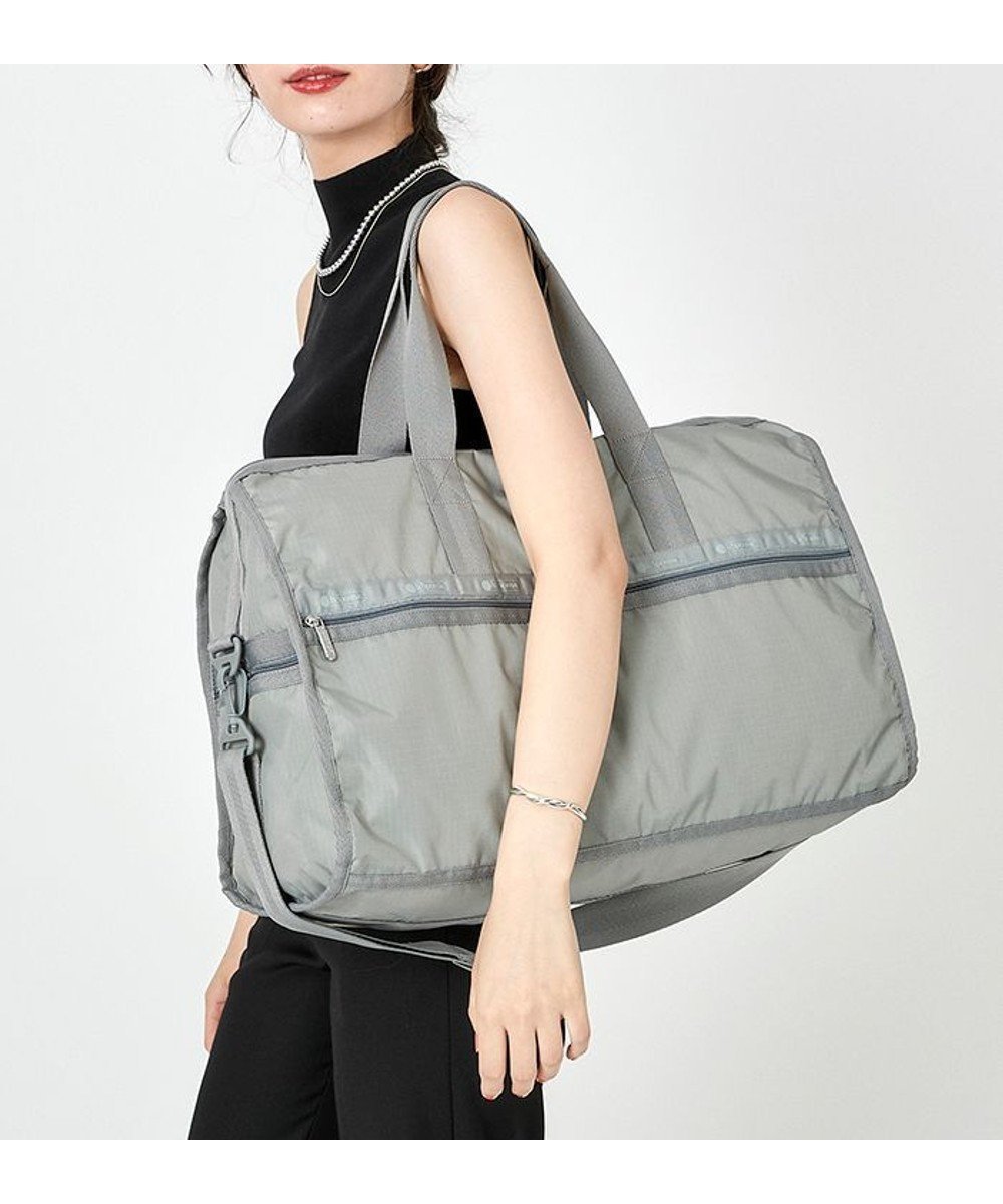 【レスポートサック/LeSportsac】のDELUXE LG WEEKENDER/ドーブグレー 人気、トレンドファッション・服の通販 founy(ファニー) 　ファッション　Fashion　レディースファッション　WOMEN　アウトドア　Outdoor　軽量　Lightweight　シンプル　Simple　スポーツ　Sports　トラベル　Travel　人気　Popularity　プリント　Print　ボストンバッグ　Boston Bag　ポケット　Pocket　無地　Plain Color　旅行　Travel　 other-1|ID: prp329100004077855 ipo3291000000027544035